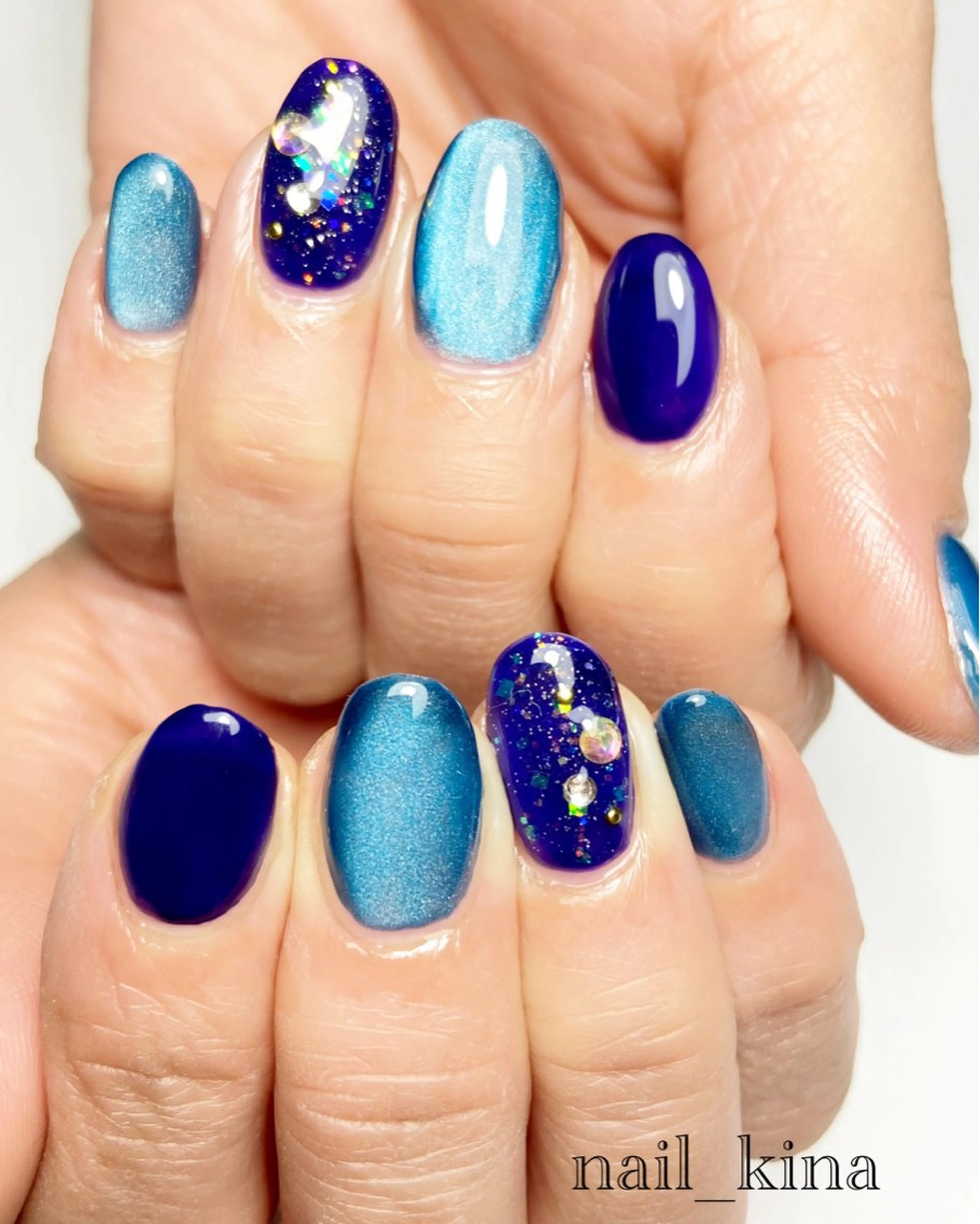 ネイル ブルー マグネットネイル nail_ kinaのネイルデザイン