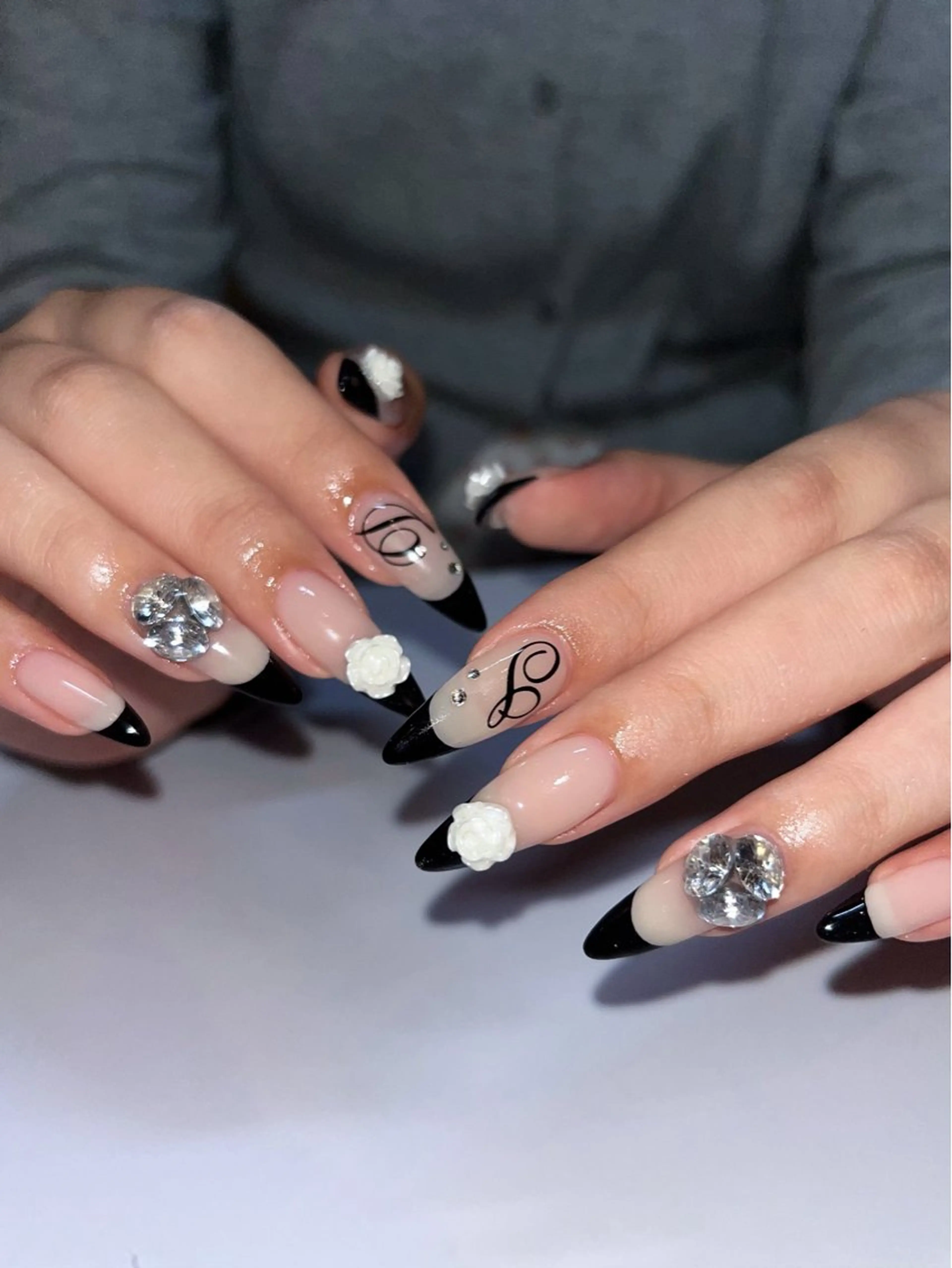 ネイル ハンドネイル prunelle .のネイルデザイン