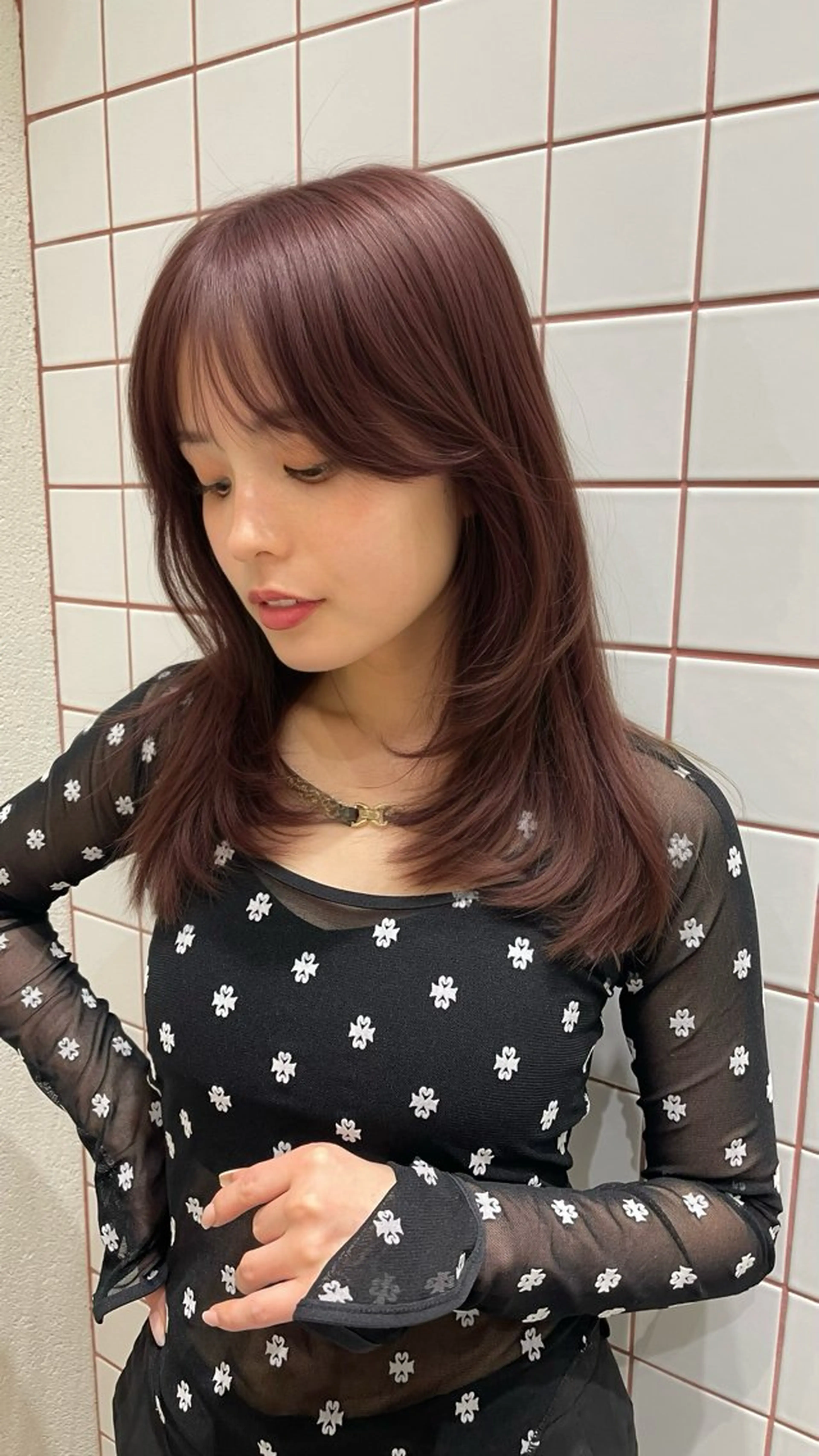 ミディアム ミディアムレイヤー ピンクラベンダー レイヤーカット 透明感/レイヤー スタイル🤎mamiのヘアスタイル