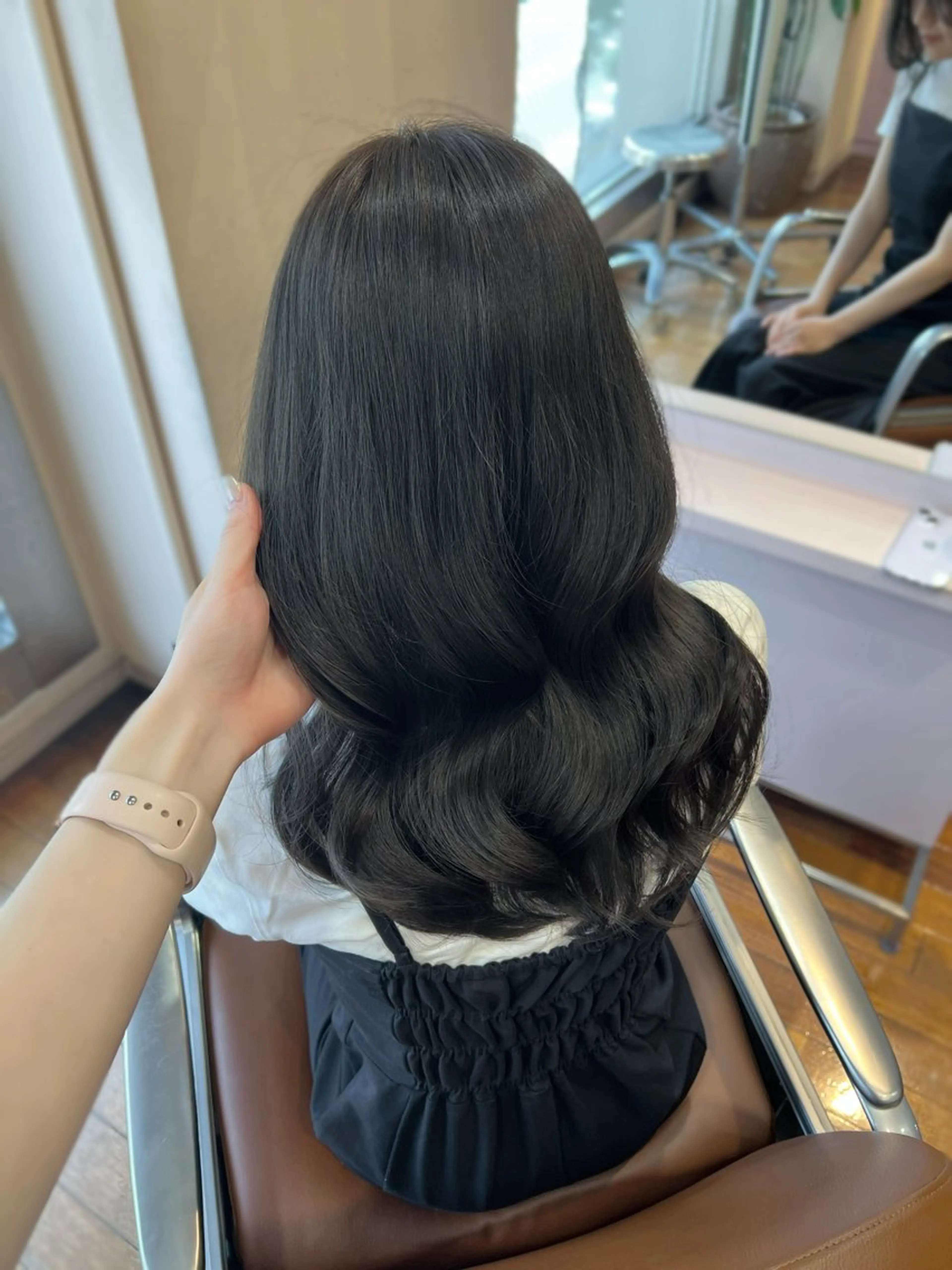 セミロング 'AXIS 栄 Konomiのヘアスタイル