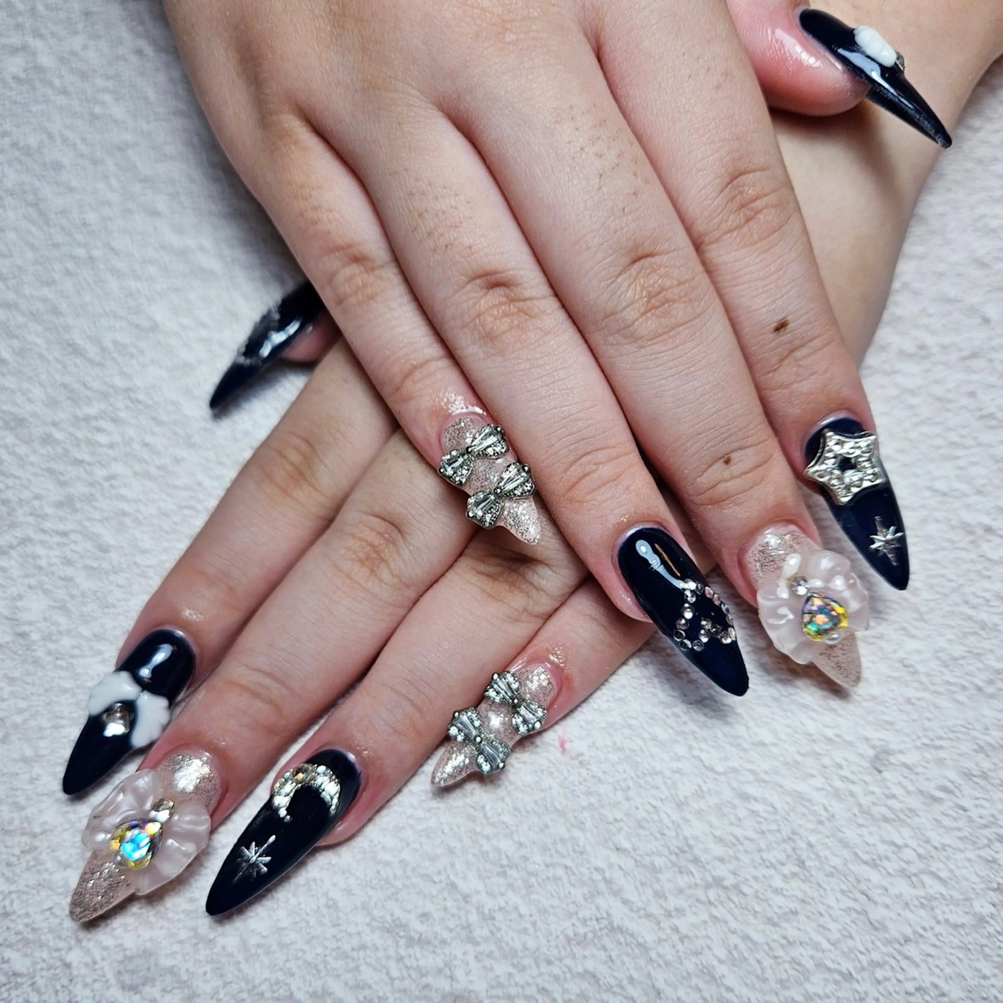 ネイル ハンドネイル 🍭Yun nail hyejin🌸のネイルデザイン