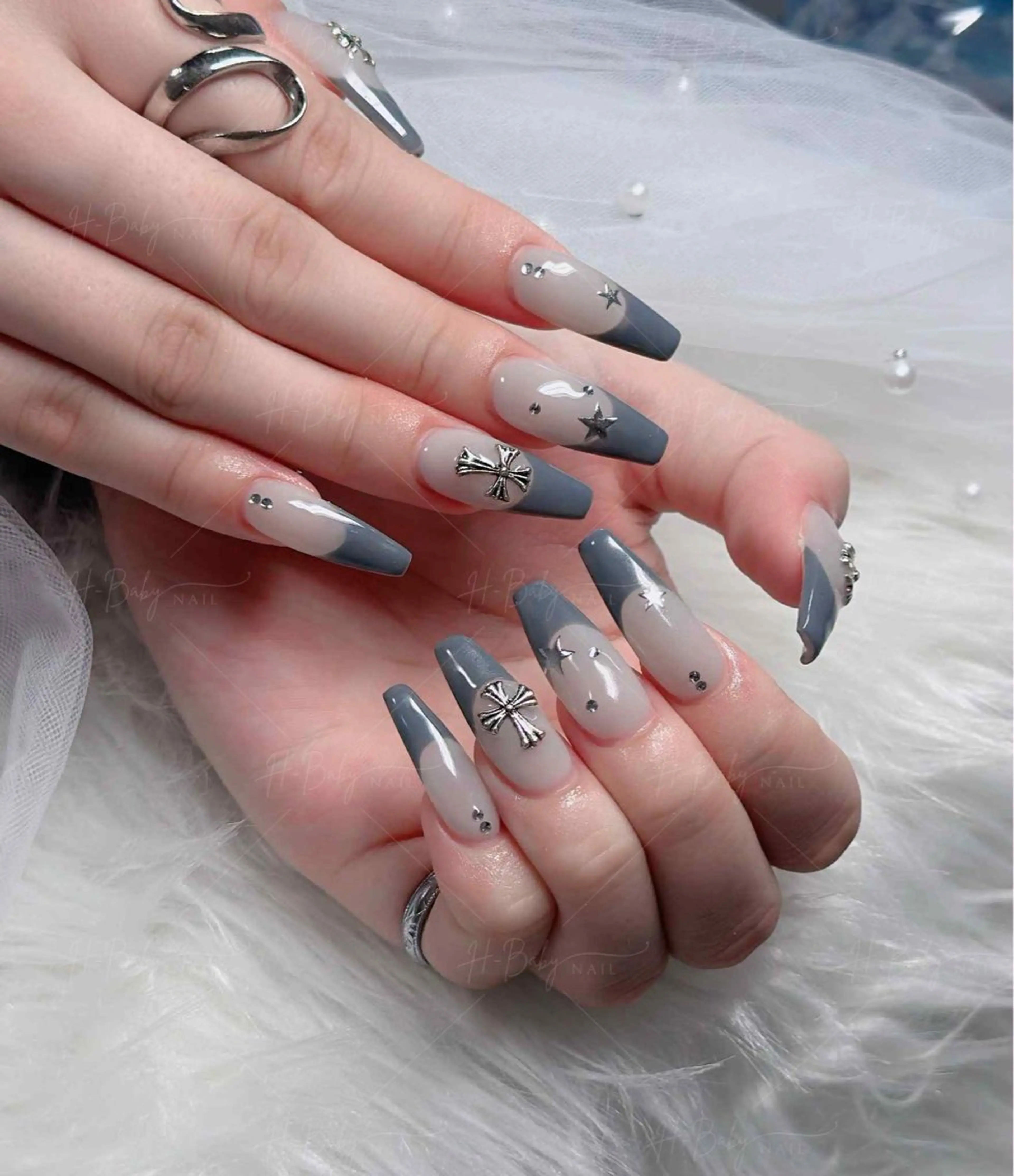 ネイル フレンチネイル ジェルネイル ガラスフレンチ ハロウィン ハート H.baby Nail Salonのネイルデザイン