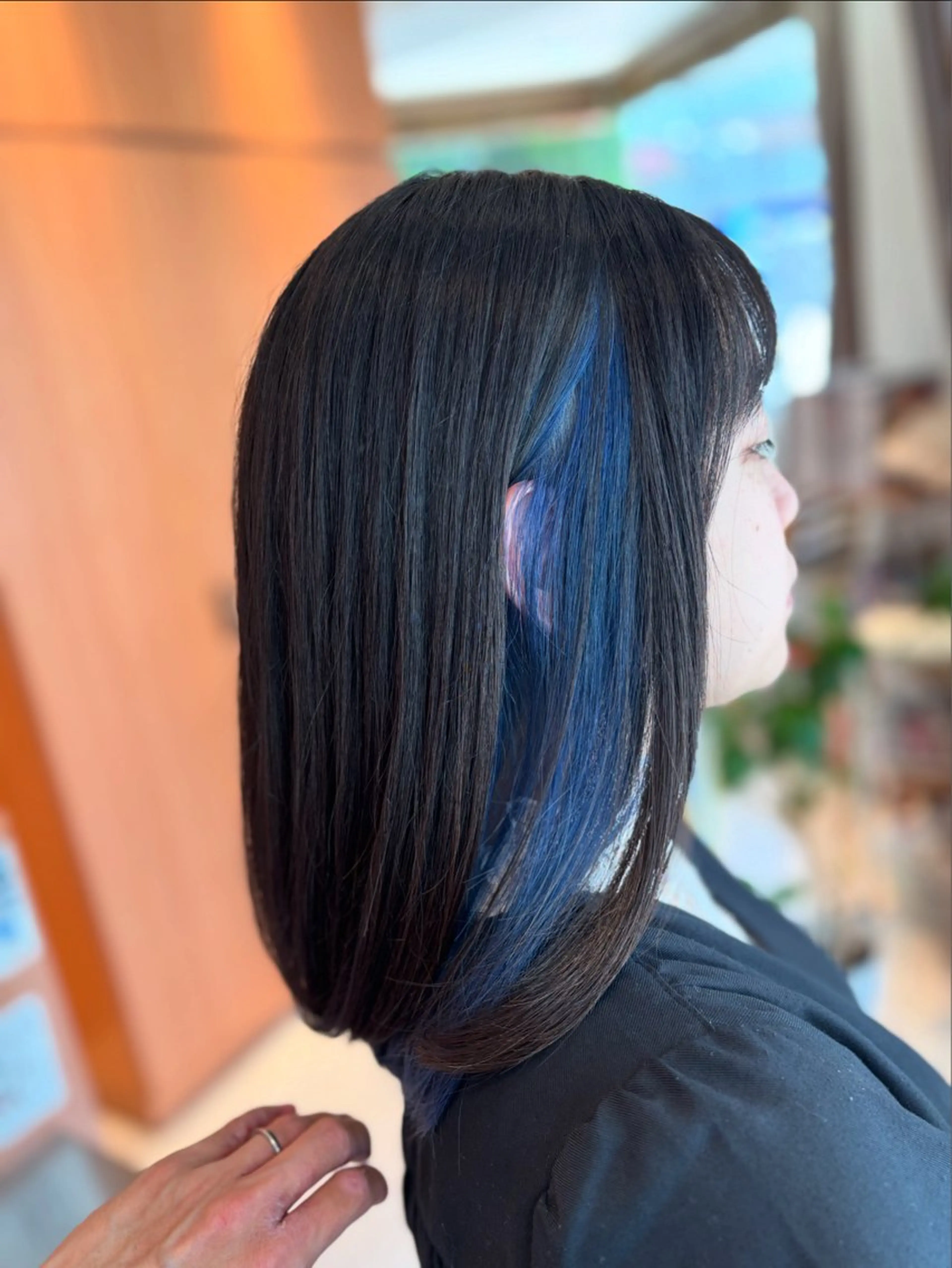 セミロング カラー ブルーカラー インナーカラー ヘアカラー 竹葉 如起のヘアスタイル