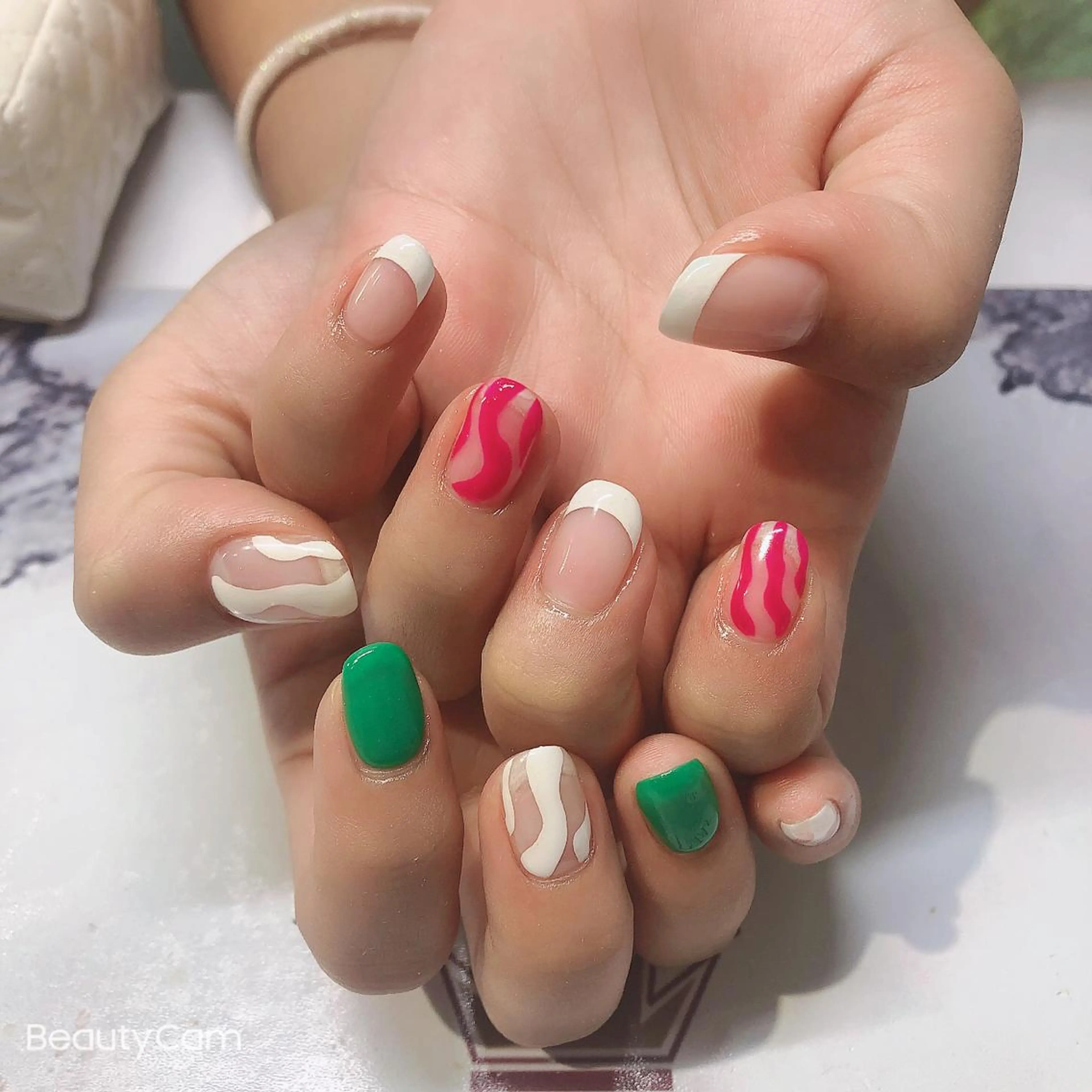 ネイル ガレンドウ 白澤 愛子のネイルデザイン