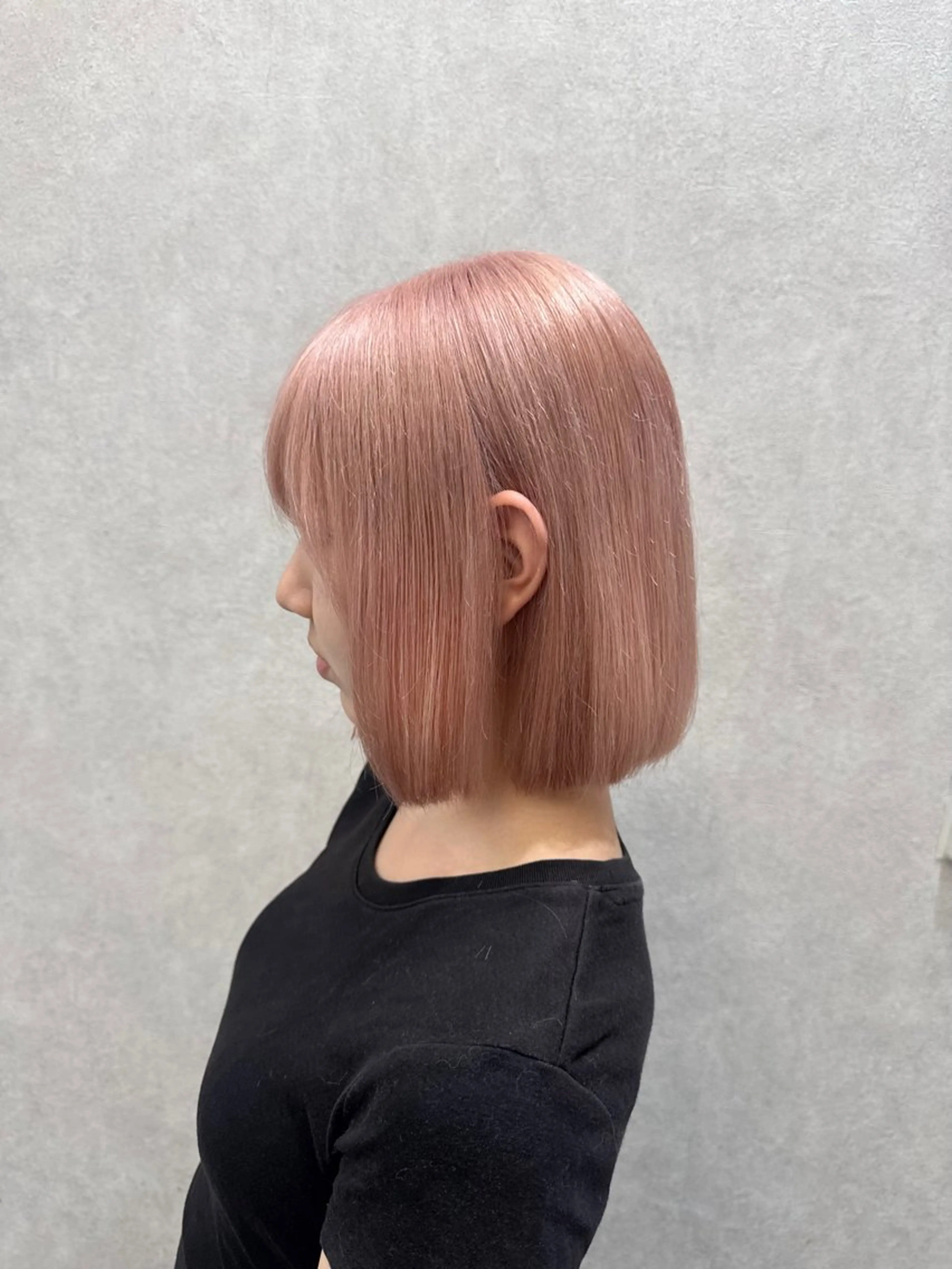 ミディアム karin ボブハイトーンのヘアスタイル