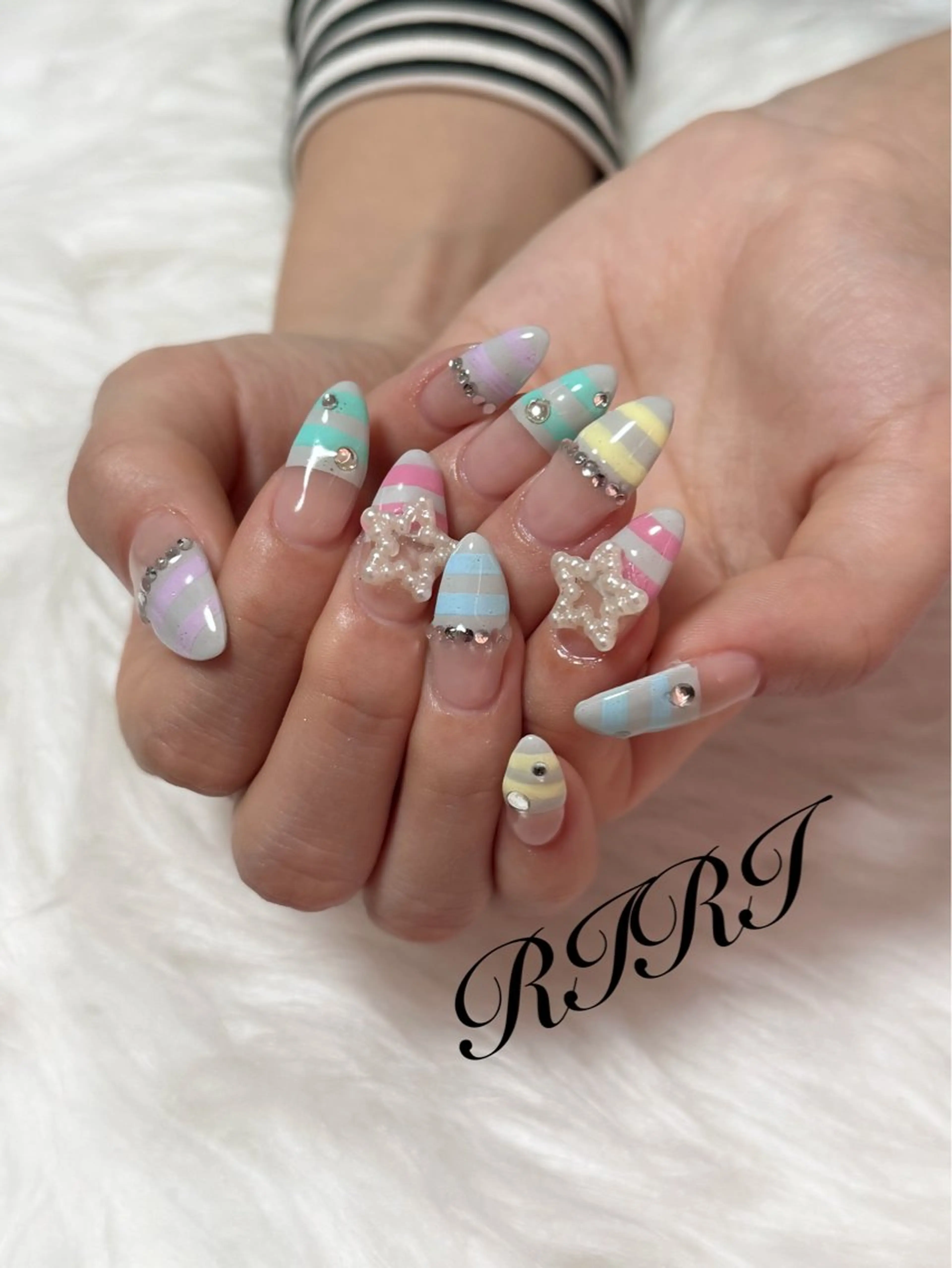 ネイル ボーダー ジェルネイル ショートネイル 春ネイル ハンドネイル riri オーナーのネイルデザイン