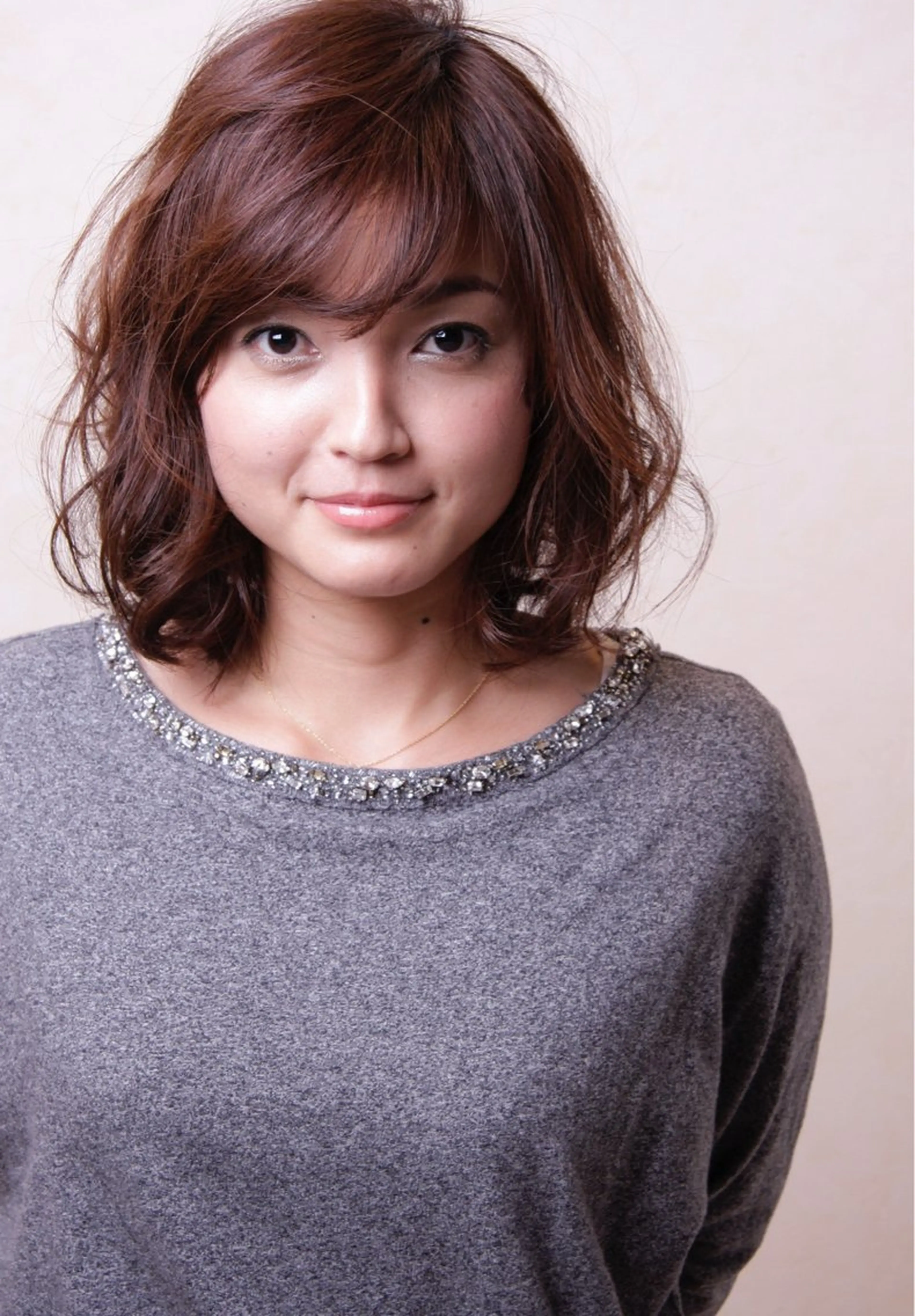 ミディアム オフコ ヤマテンのヘアスタイル