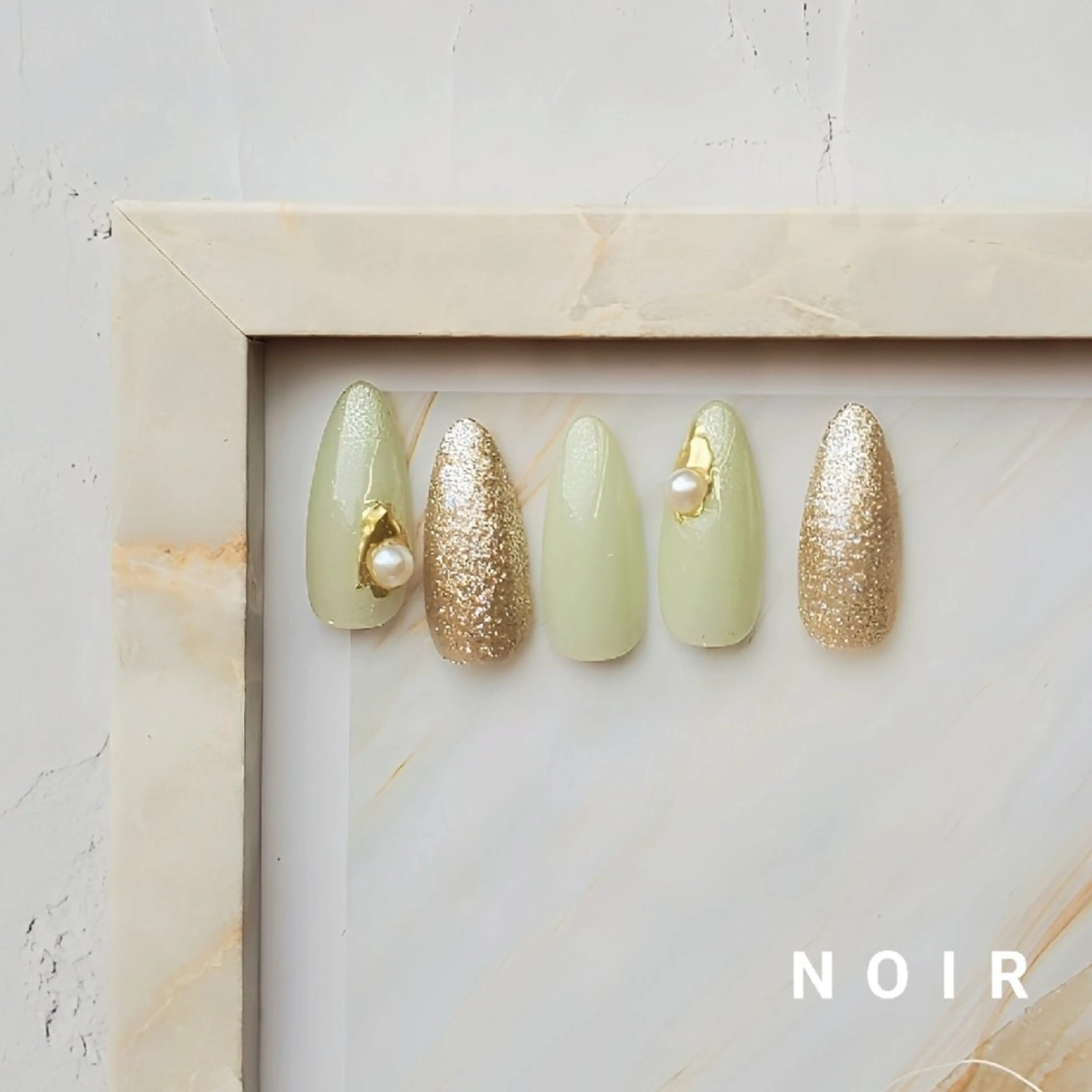 ネイル ハンドネイル NOIR 長谷川のネイルデザイン