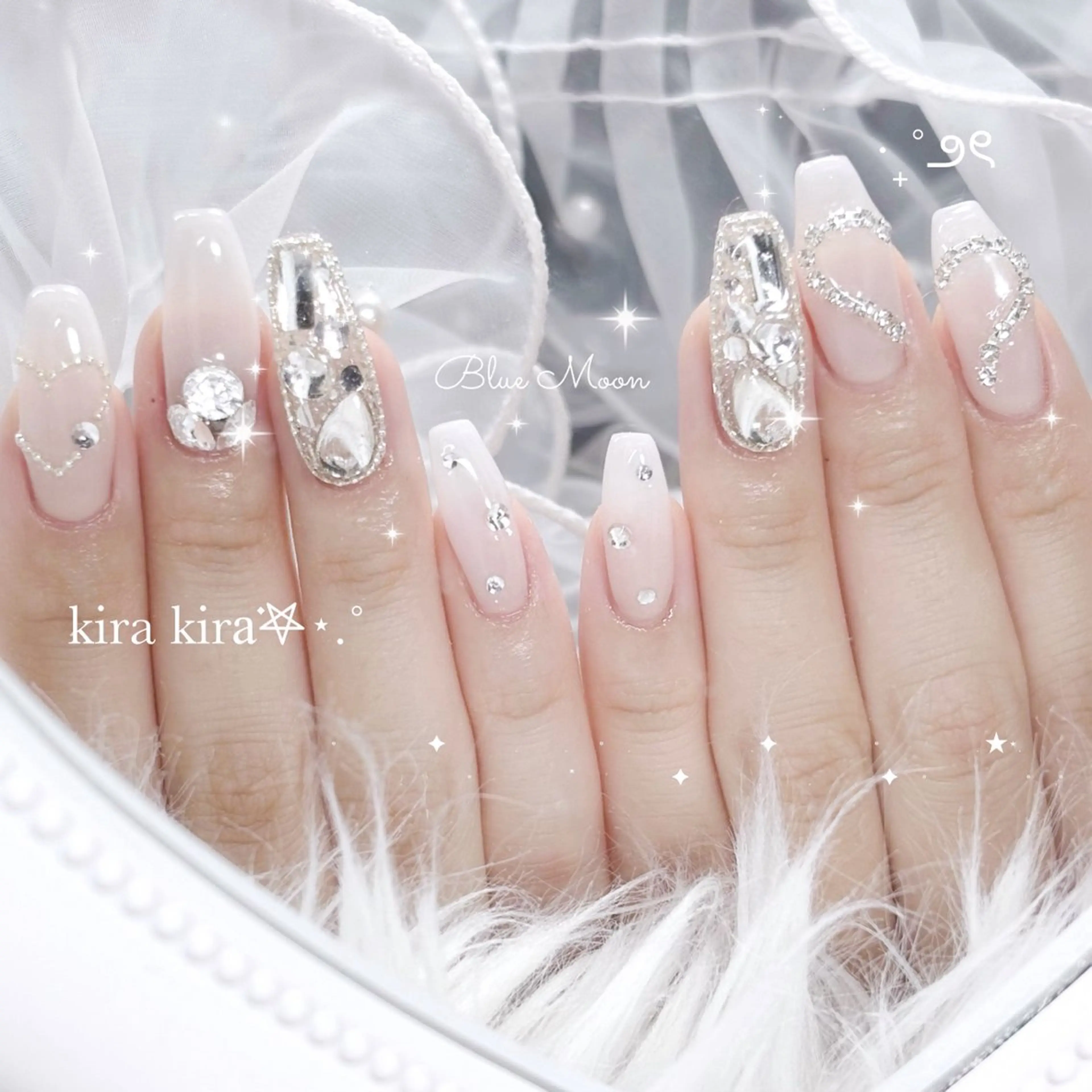 ネイル ハンドネイル フットネイル ハンドケア nail salon Blue Moonのネイルデザイン