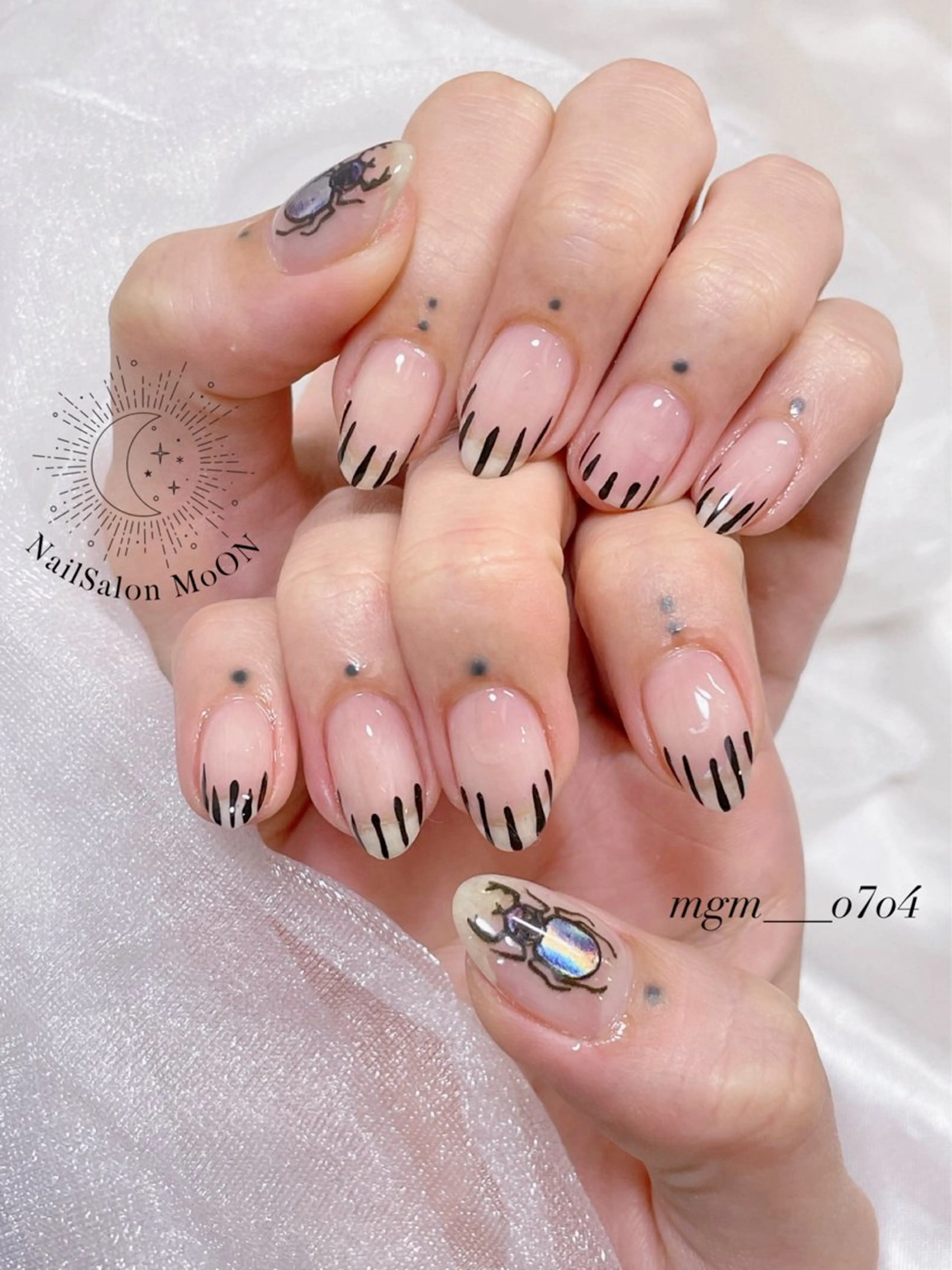 MoON...❤︎ MeGuのネイルデザイン