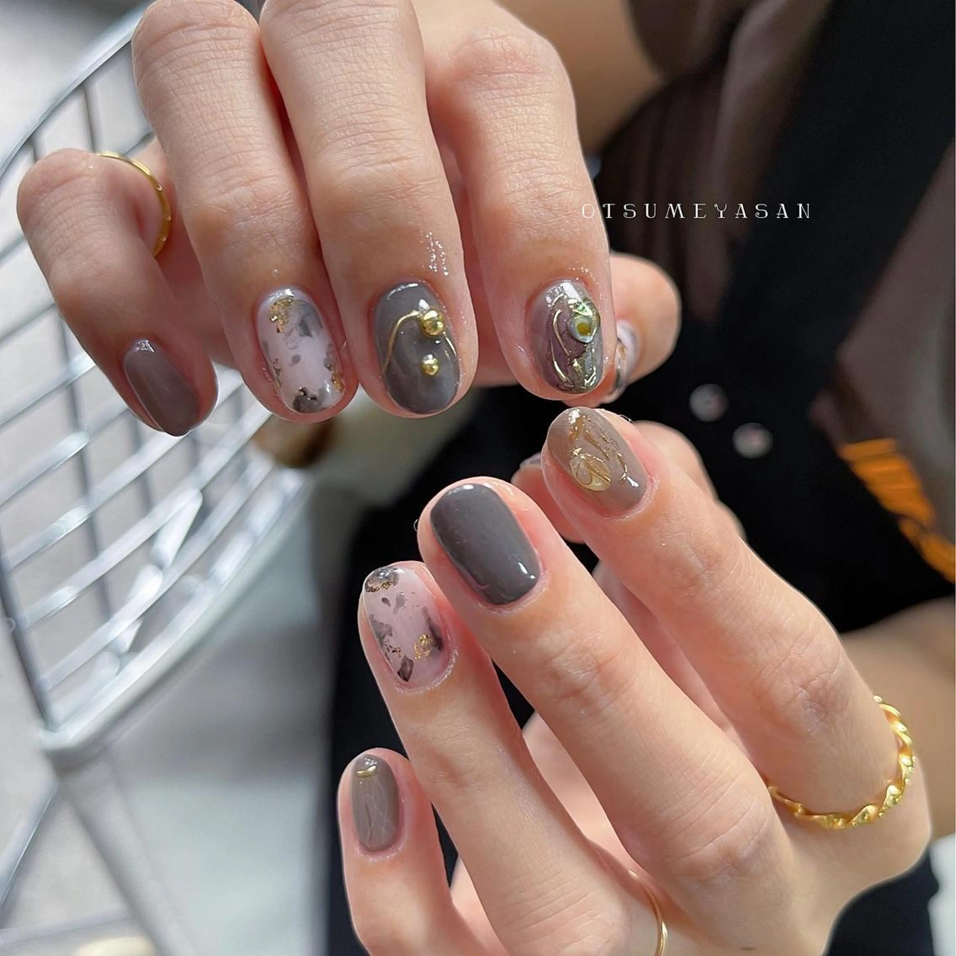 ネイル オーロラネイル ゴールド 韓国ネイル ラメ(グリッター) マグネットネイル わたなべ ちかのネイルデザイン