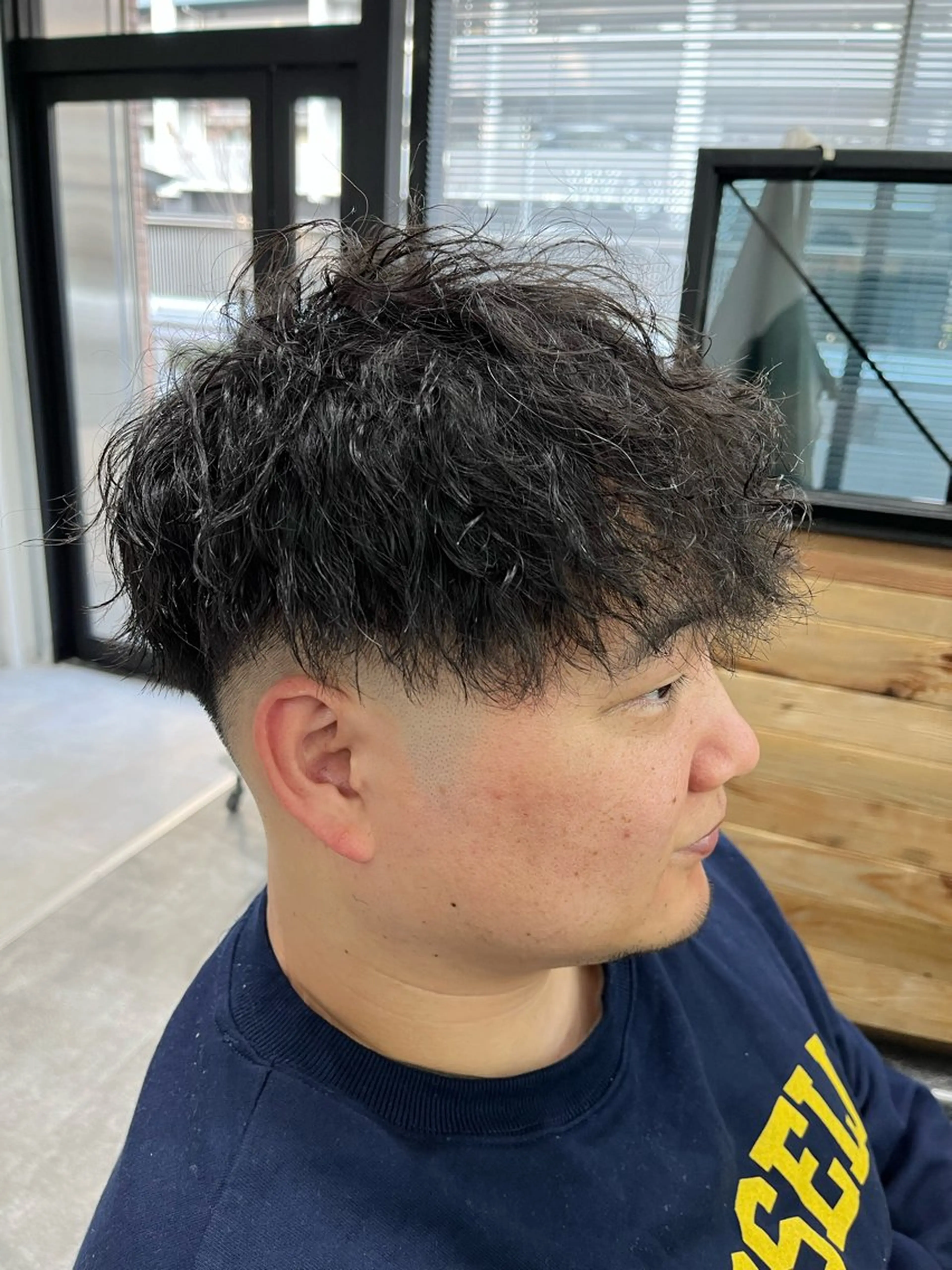 ミディアム パーマ メンズ フェードカット スキンフェード bifino.rilune for men所属・rilune matsuoのヘアスタイル