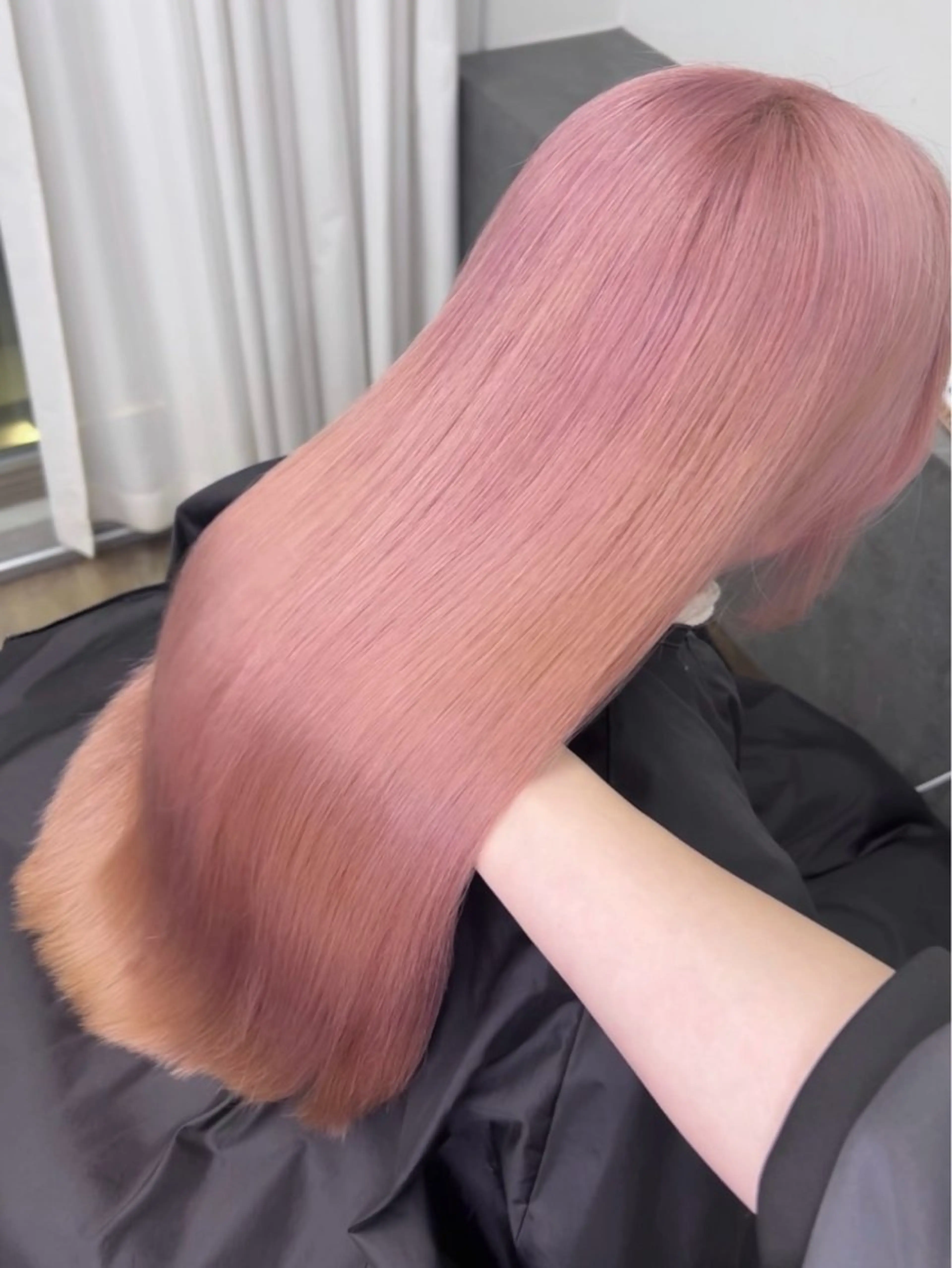 ロング カラー ヘアカラー トリートメント MARQUEE所属・Ayame / ハイトーンカラーのヘアスタイル