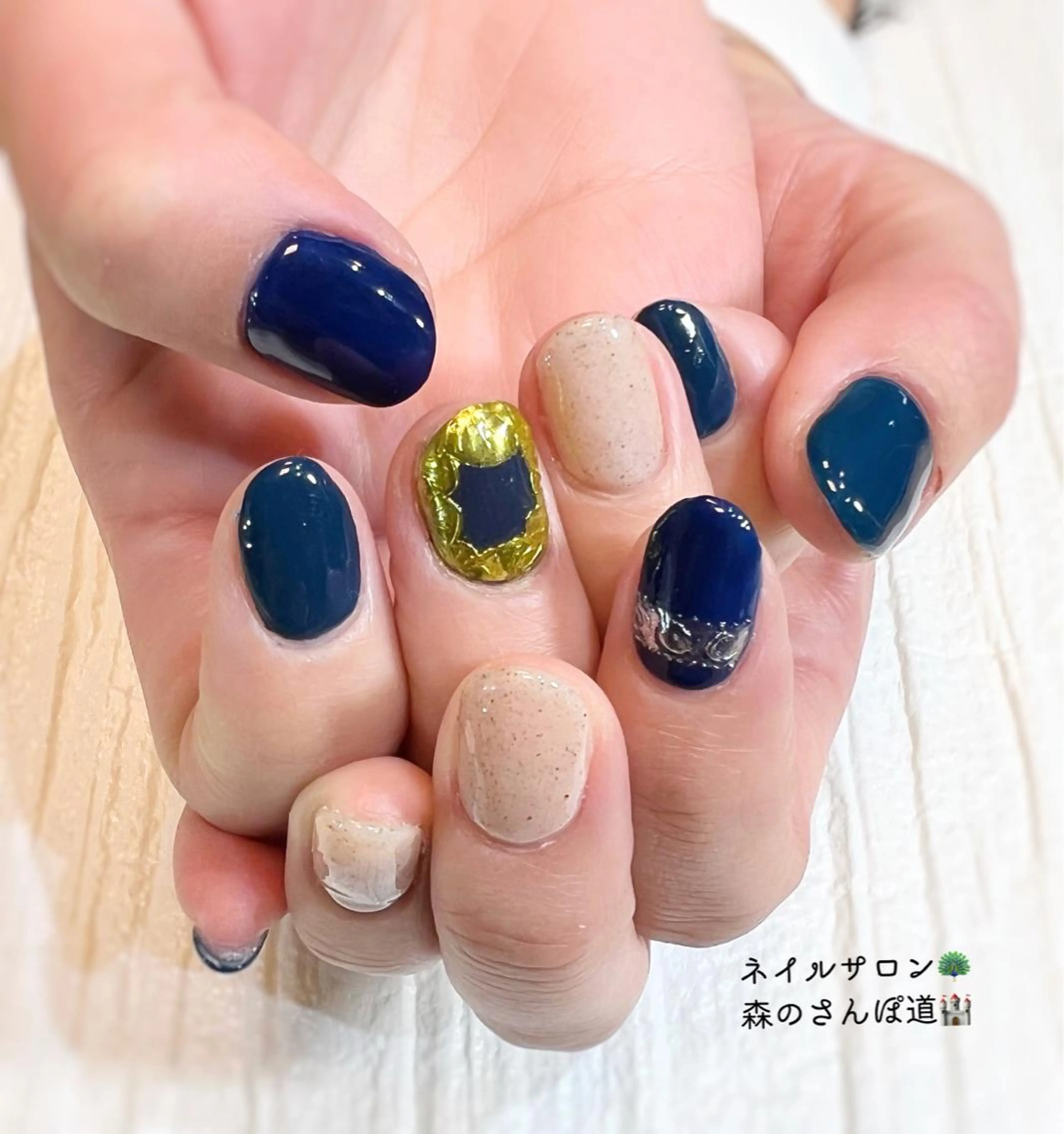 ネイル ハンドネイル ショートネイル 森のさんぽ道のネイルデザイン