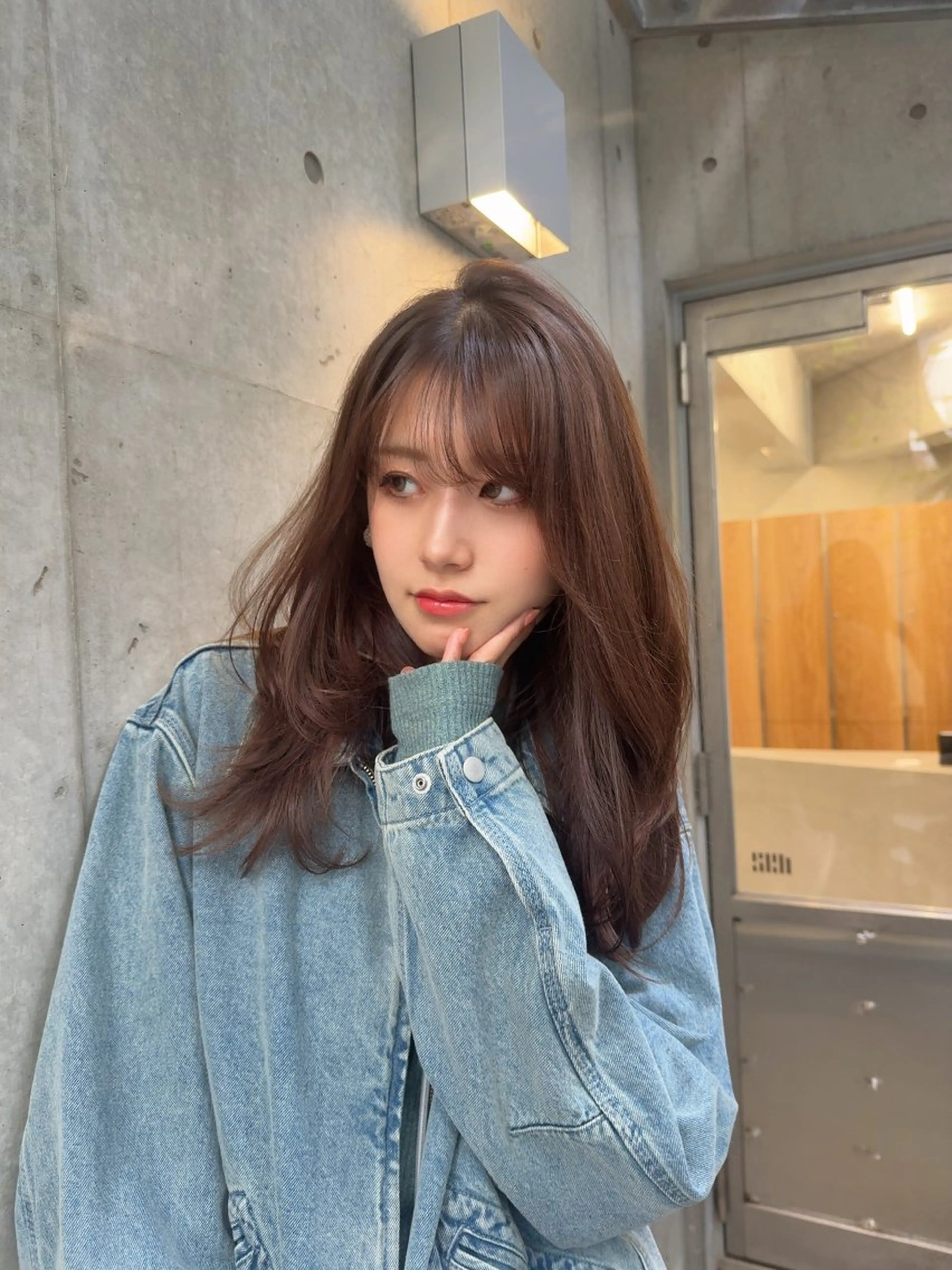 ロング カラー ロングレイヤー アッシュ ベージュカラー ブリーチ 透明感カラー カット ヘアカラー トリートメント 誰より丁寧なカット/ 小林輝/レイヤーのヘアスタイル