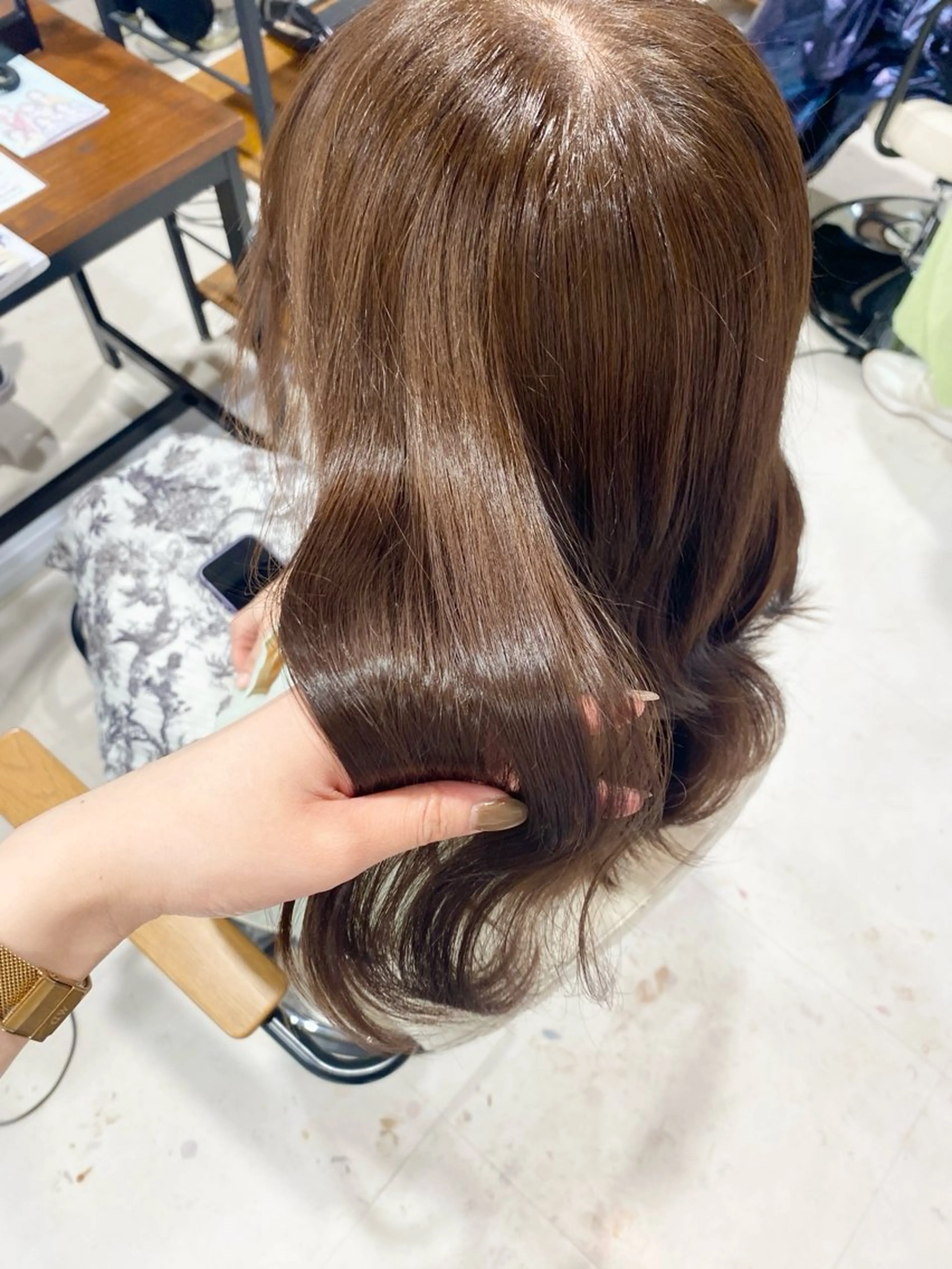 ロング カラー ブリーチ ブラウンカラー ナチュラルブラウン ブリーチなしカラー annuy 🩶るのんのヘアスタイル