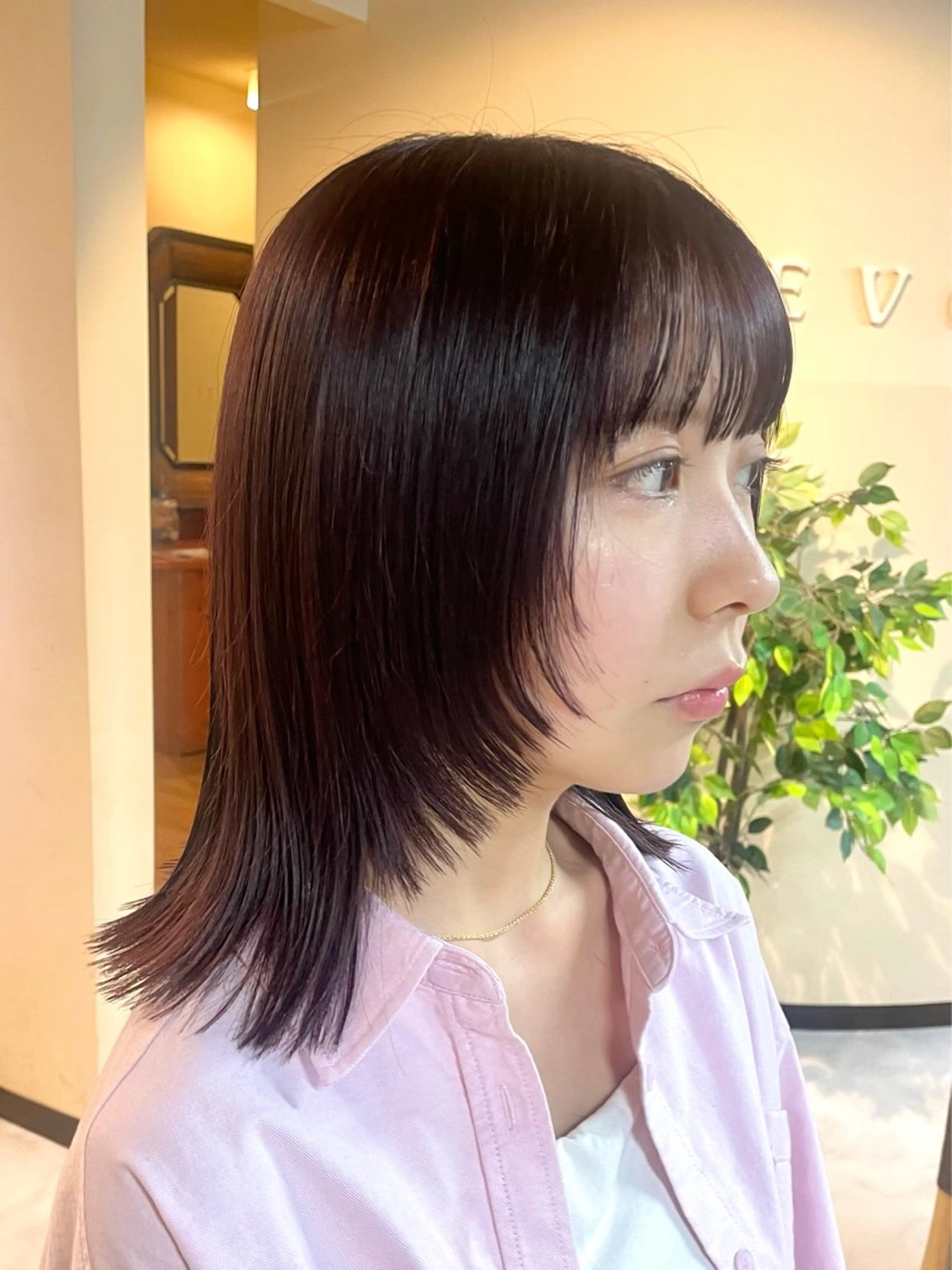 ミディアム 顔まわりレイヤー 顔周りカット レイヤーカット 宮本 いぶきのヘアスタイル