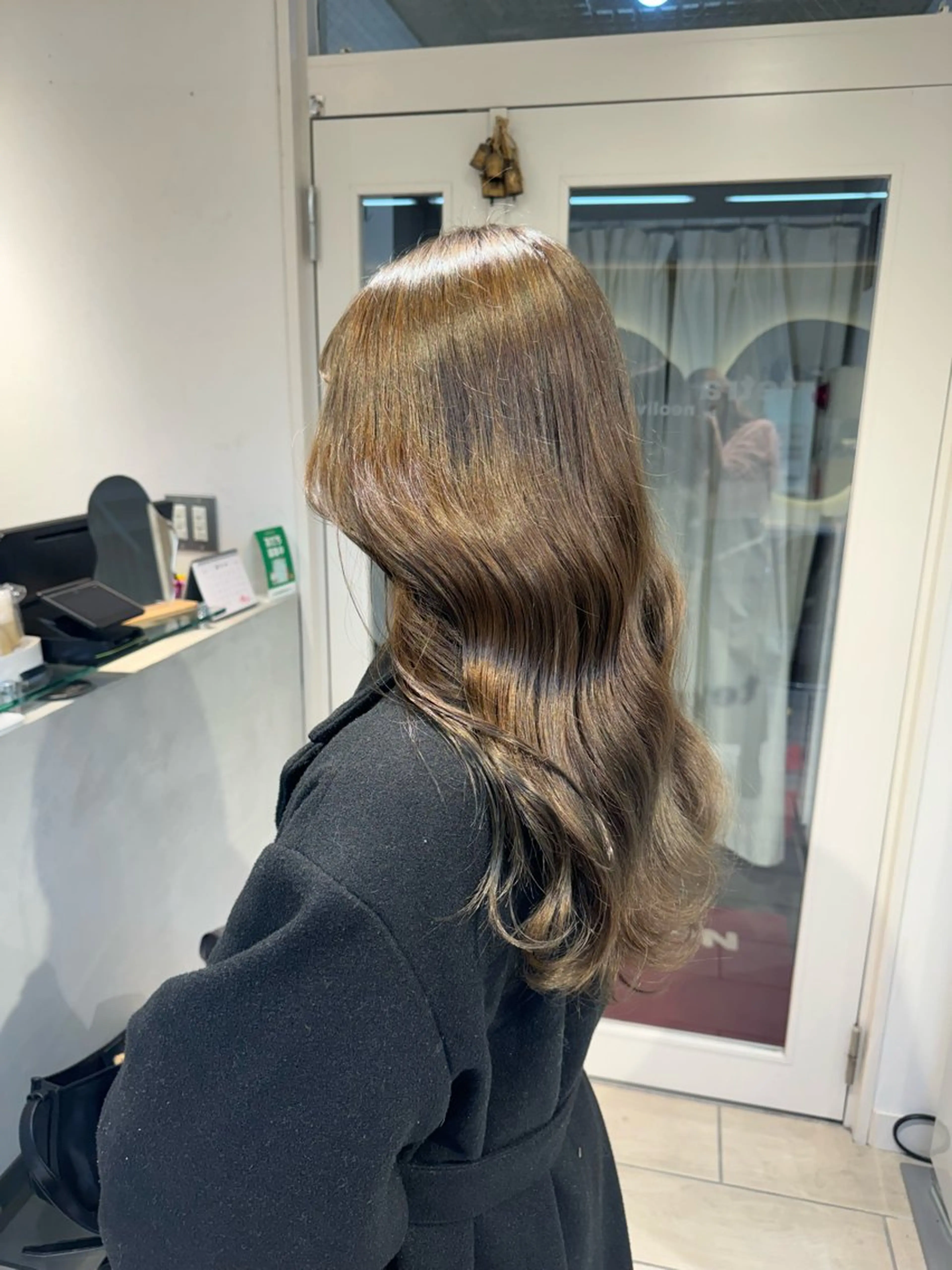 ロング カラー Neolive 千尋のヘアスタイル