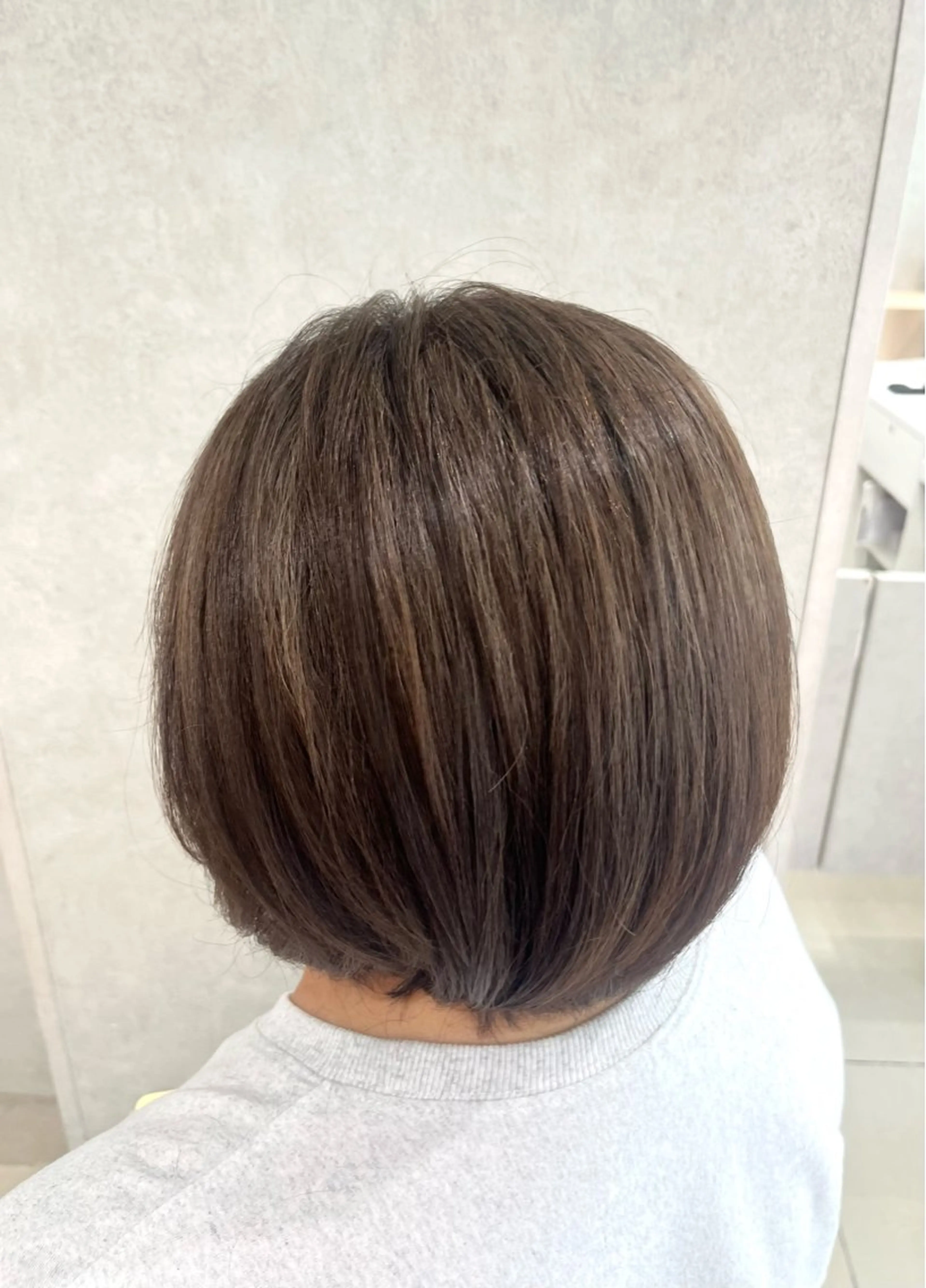 ショート カラー ハイライトカラー ハイライト カット ヘアカラー トリートメント 巖本 真希のヘアスタイル