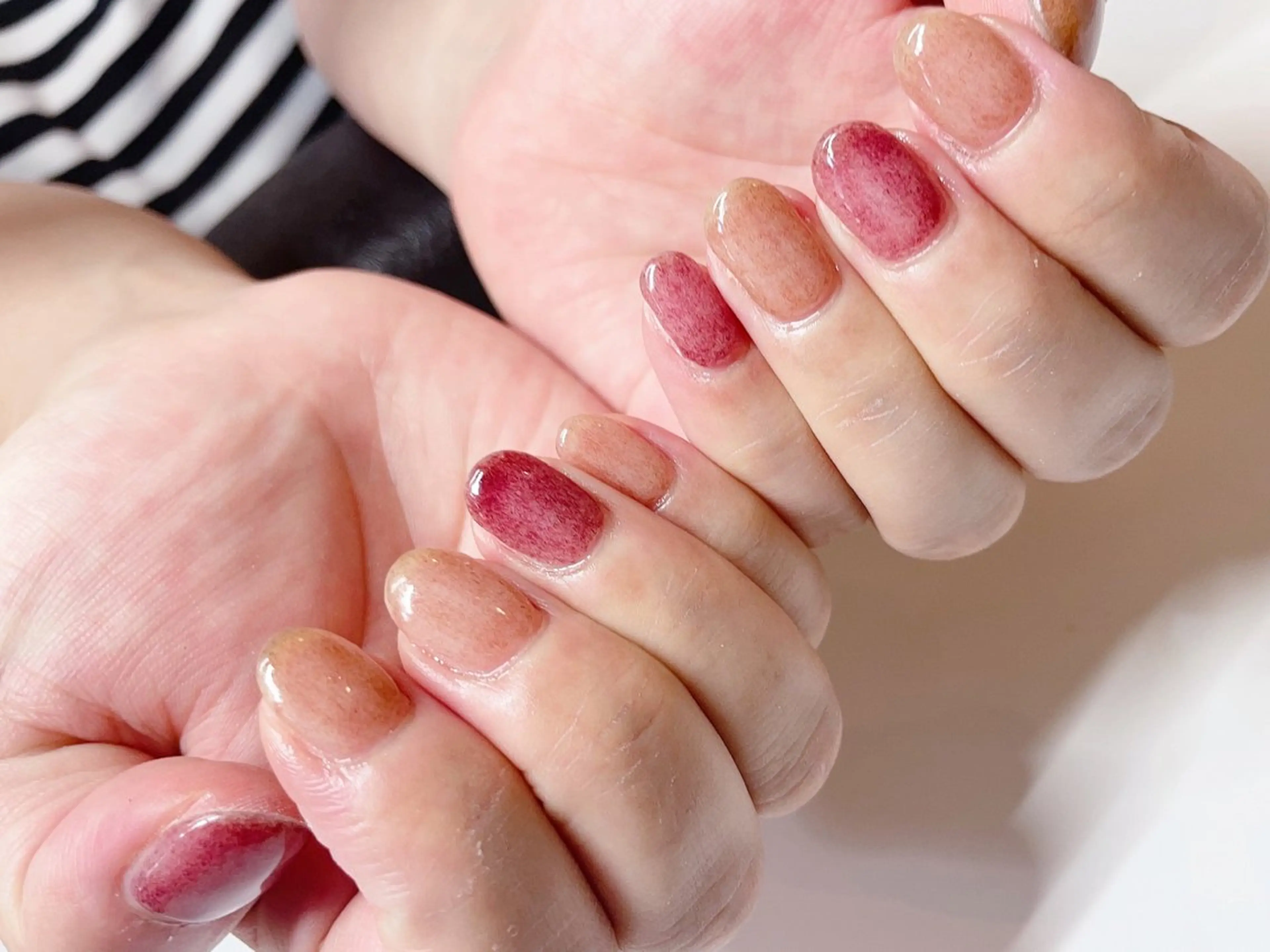 ネイル ジェルネイル 赤色 ハンドネイル NAIL GALLERY Avant【アヴァン】伊丹店所属・Avant Sakiのネイルデザイン