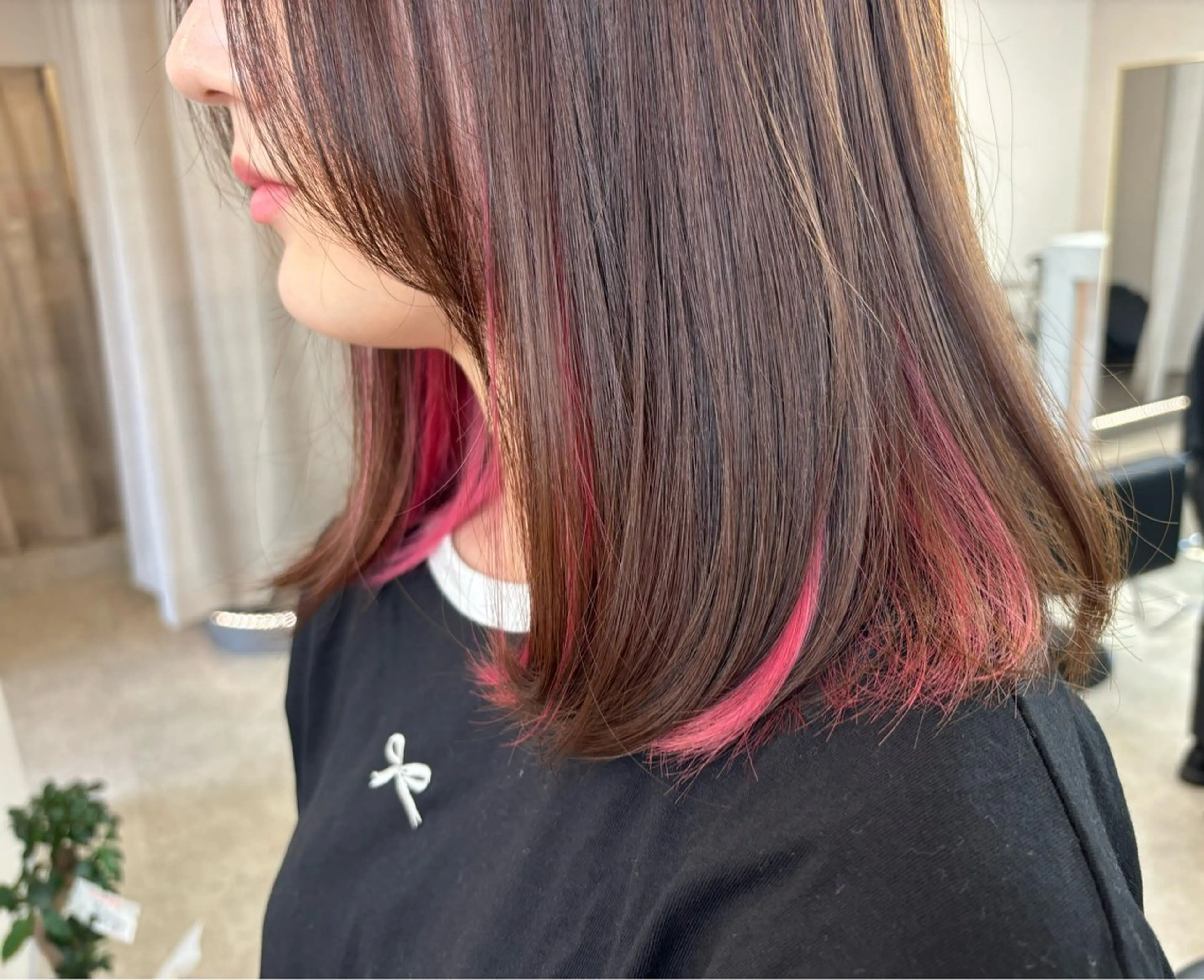 ミディアム カラー ピンクカラー 角谷 靖子のヘアスタイル