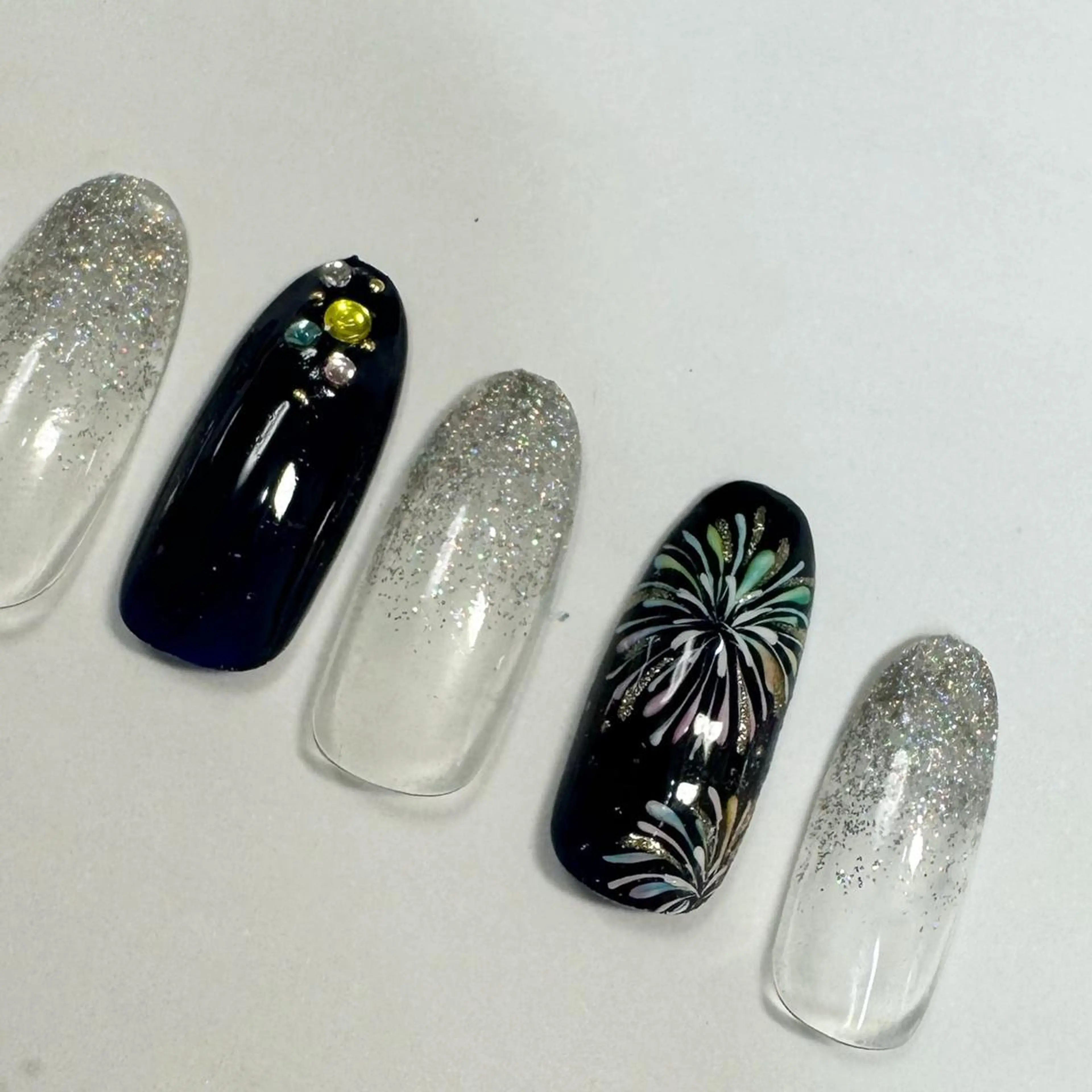 ネイル Myu博多店 かえでのネイルデザイン