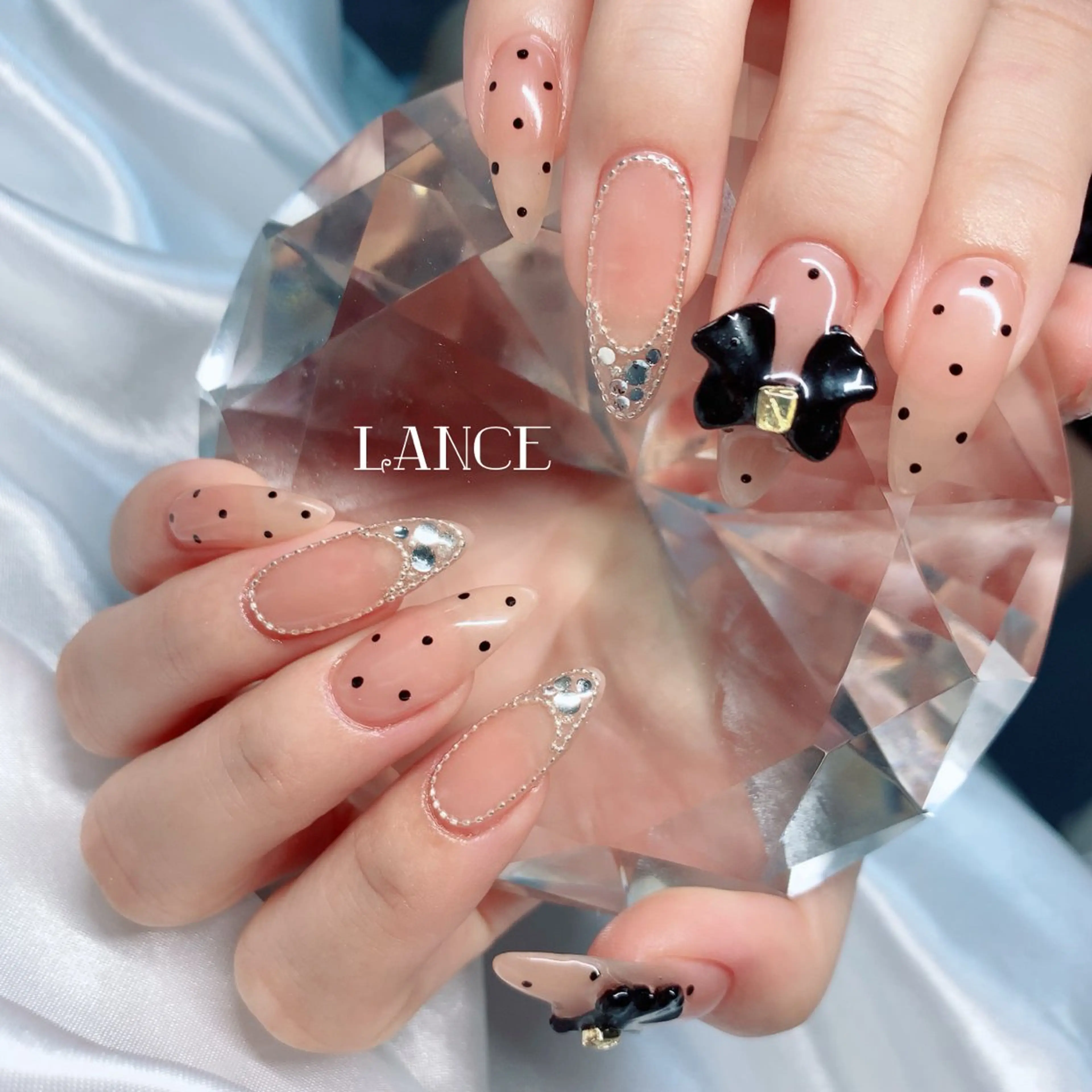 ネイル オーロラネイル フレンチネイル グラデーション キラキラネイル 韓国ネイル Lance nailのネイルデザイン
