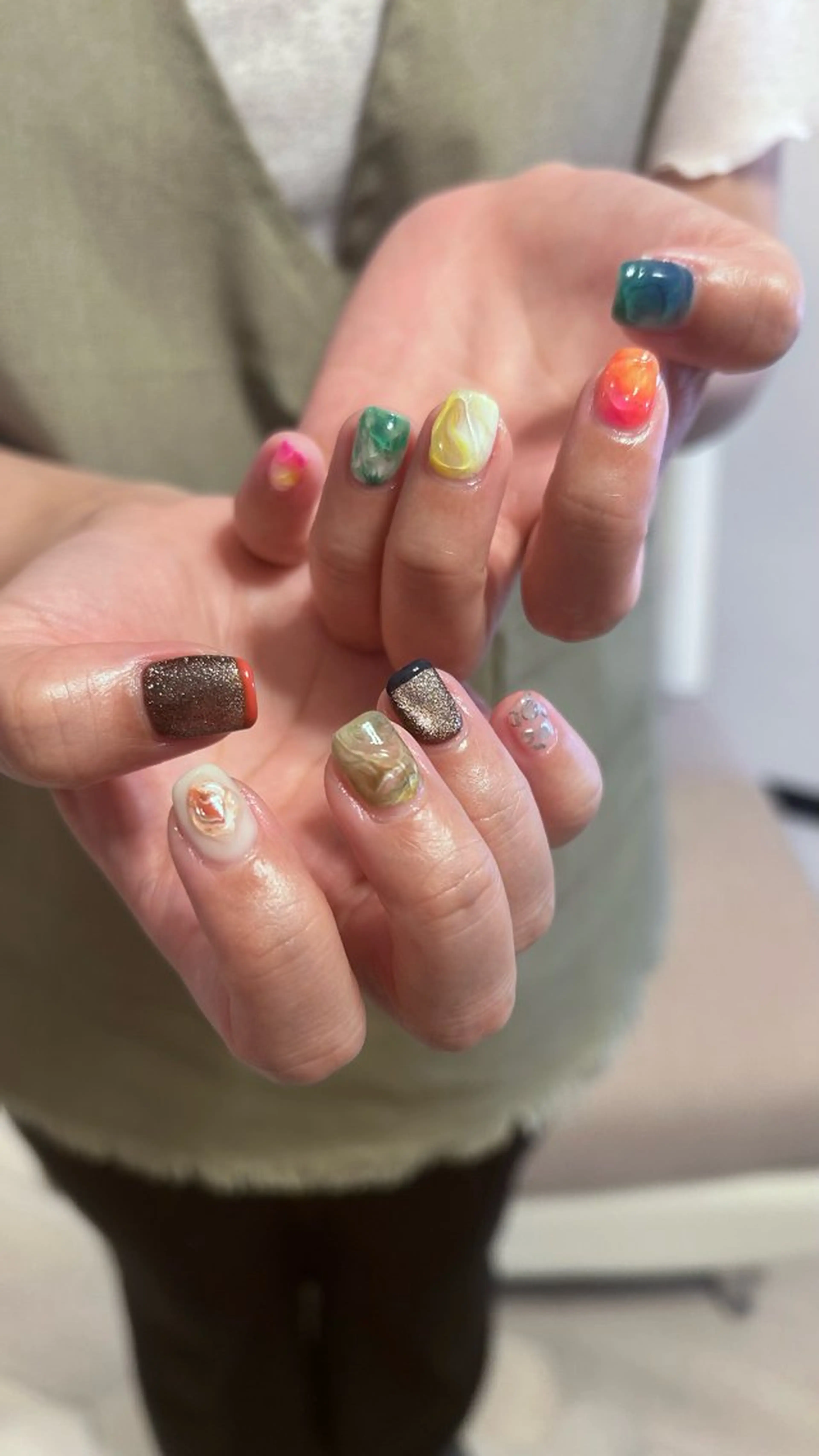 ネイル ニュアンスネイル ハンドネイル ハンドケア Atelier Ariのネイルデザイン