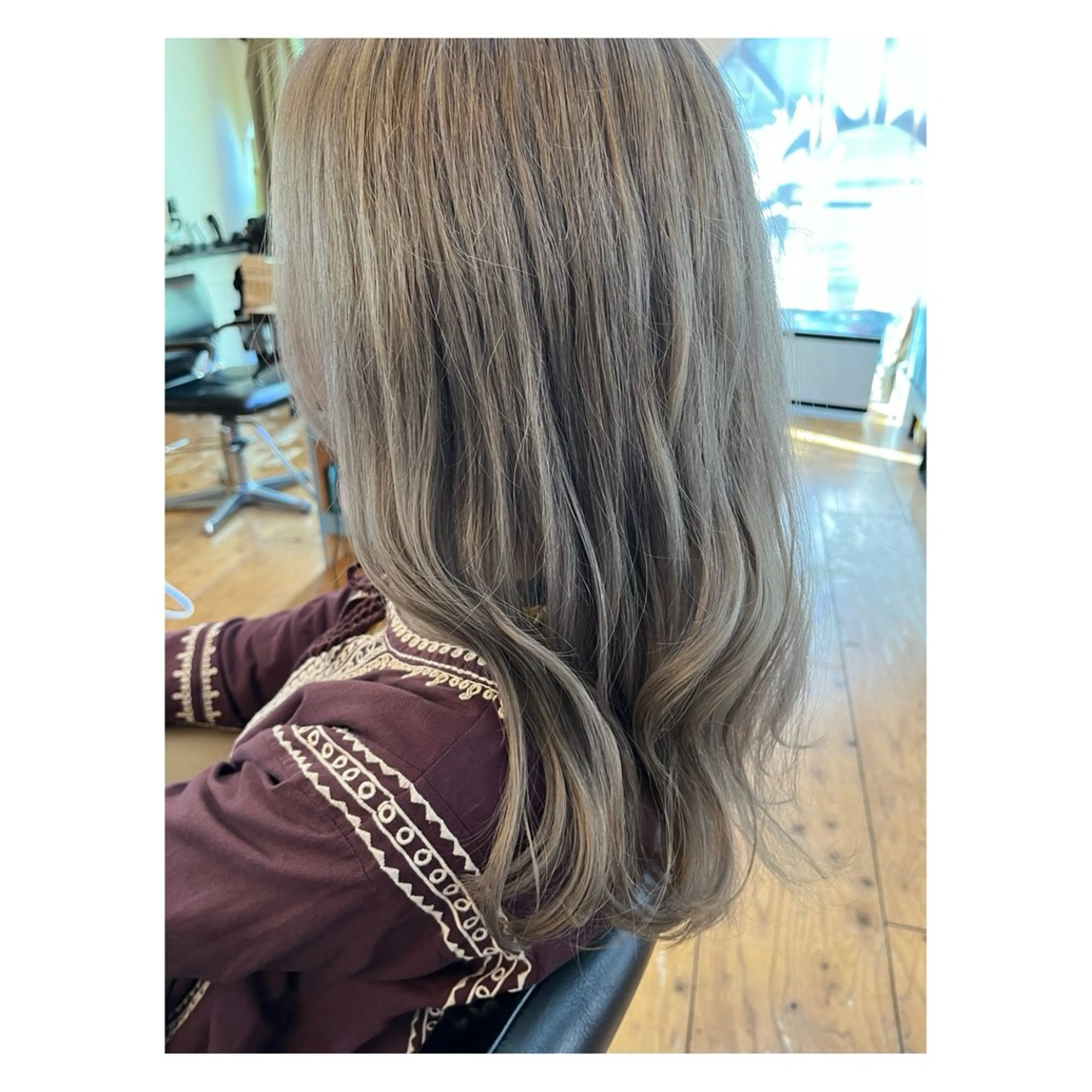 セミロング カラー ブリーチ トリートメント Lagom なかだのヘアスタイル