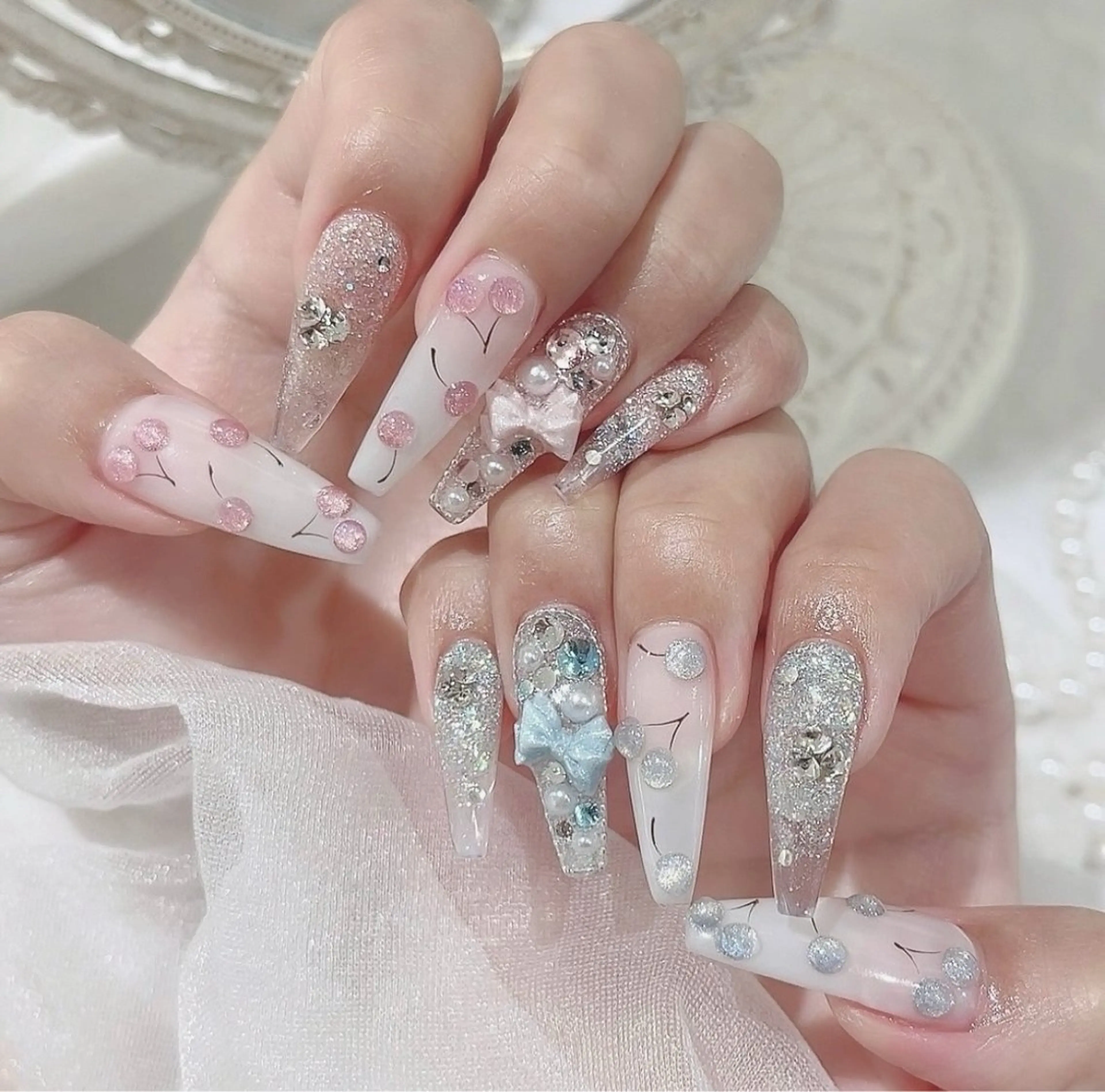 ネイル 長さ出し グラデーション キラキラネイル マグネットネイル ニュアンスネイル ハンドネイル Lee Nails チップ長さだし専門店のネイルデザイン