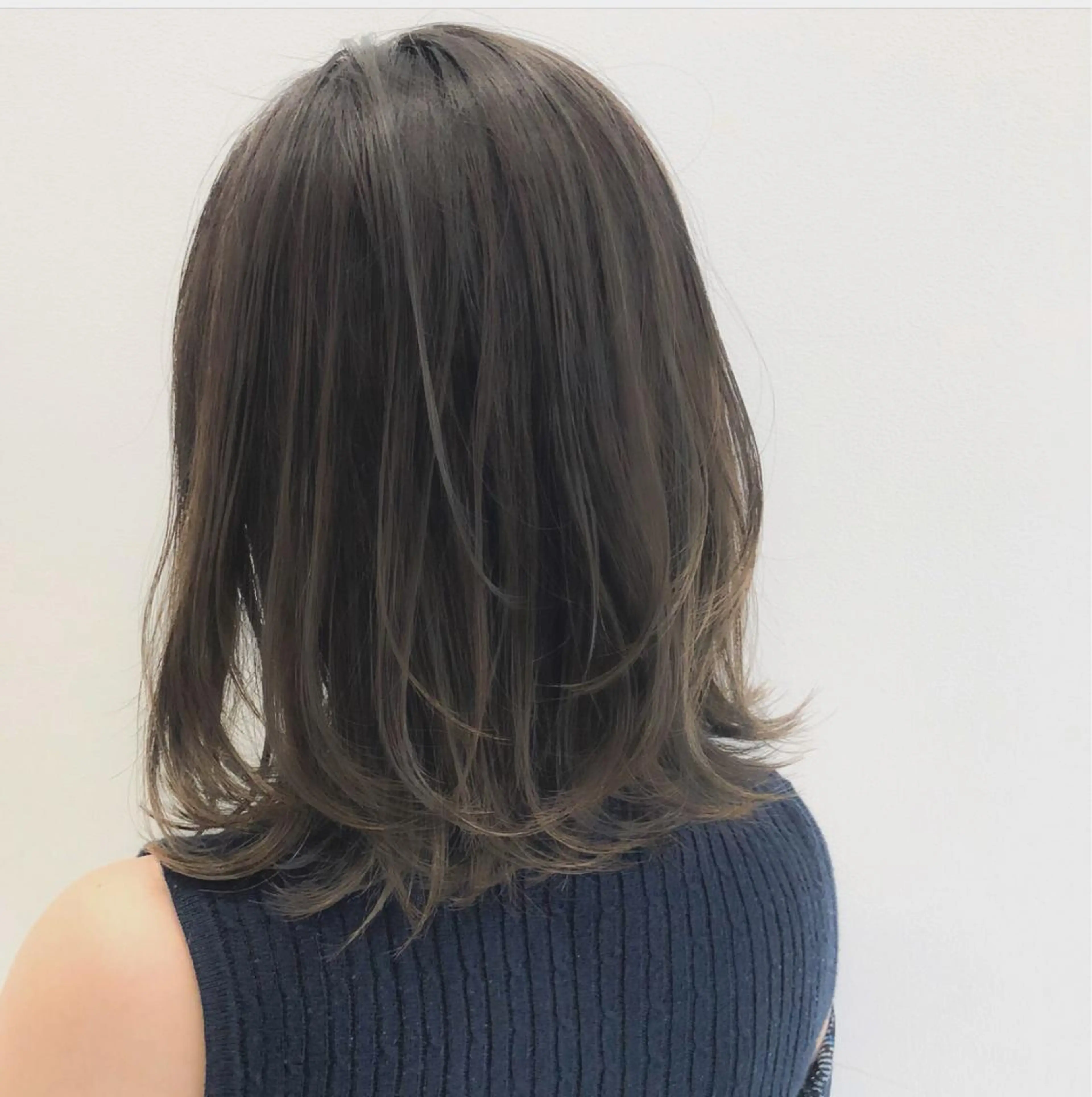 ミディアム カラー ヘアアレンジ ハイライトカラー ハイライト topstylist 芳賀みなみのヘアスタイル