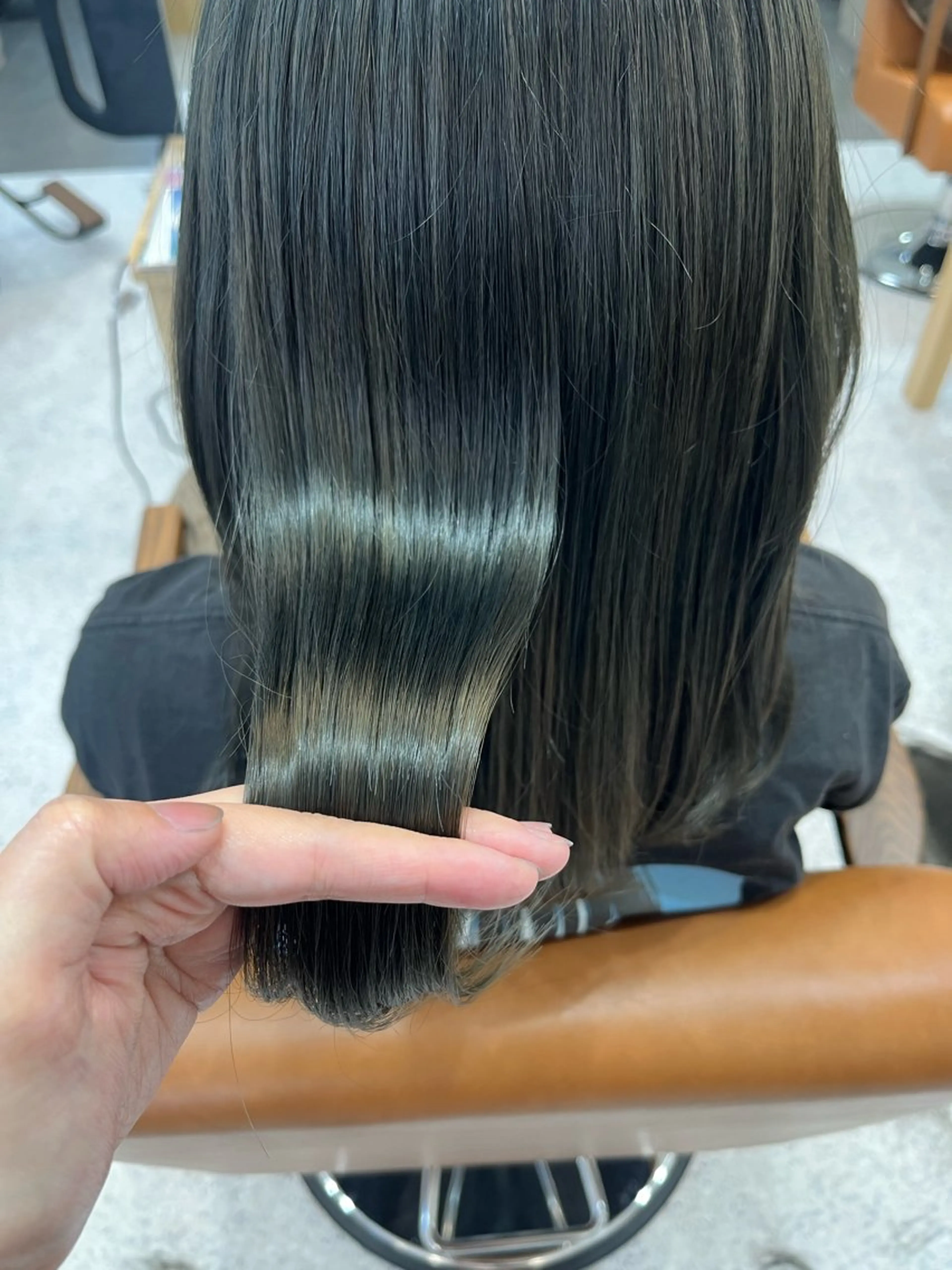 セミロング MIZUKI🫧ྀི 韓国ヘアAFLOATのヘアスタイル