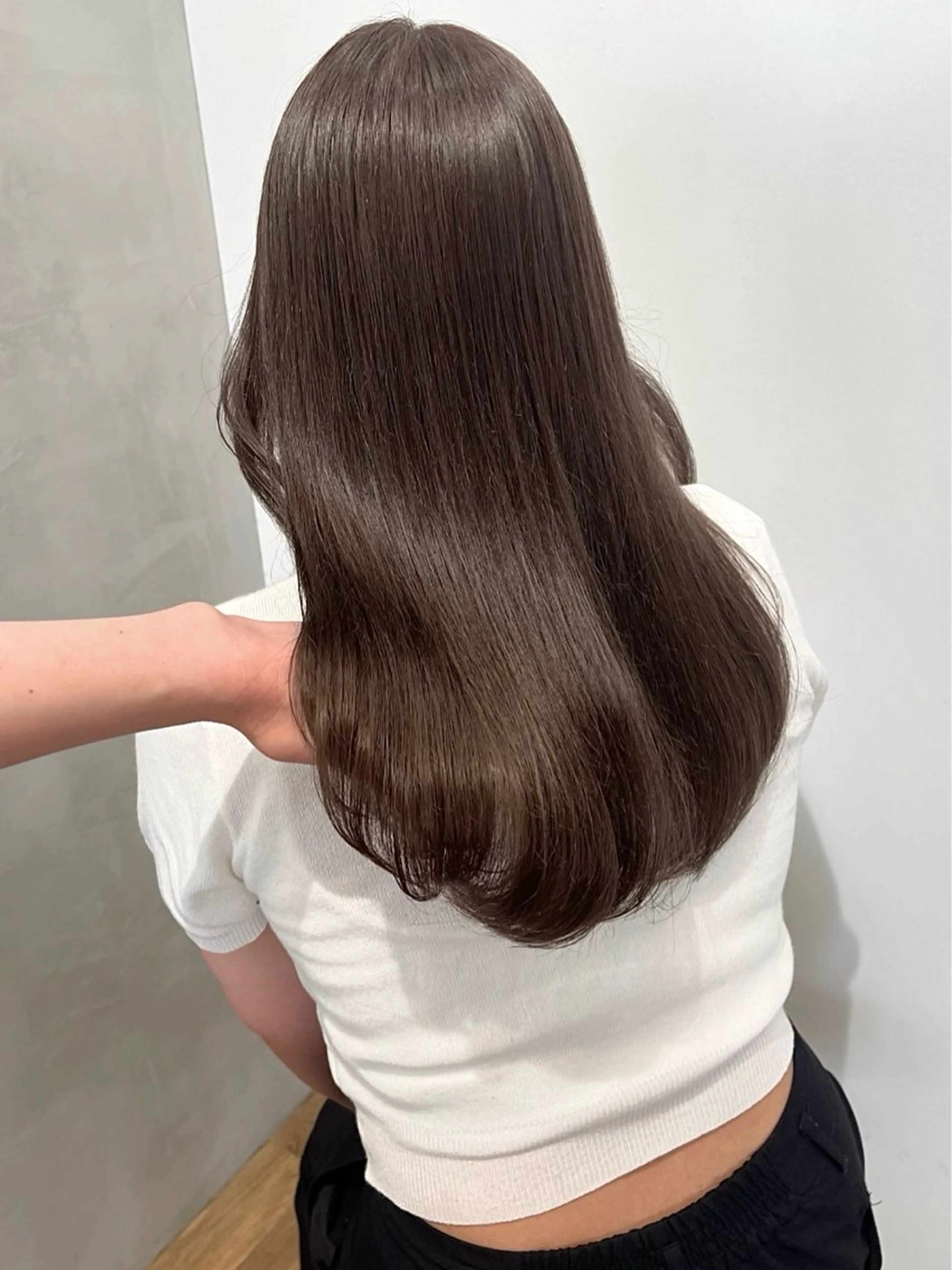 ロング カラー ブリーチ 髪質改善 縮毛矯正 トリートメント カット ヘアカラー 盛れる顔まわり✨🎀 レイヤー別所好葉のヘアスタイル