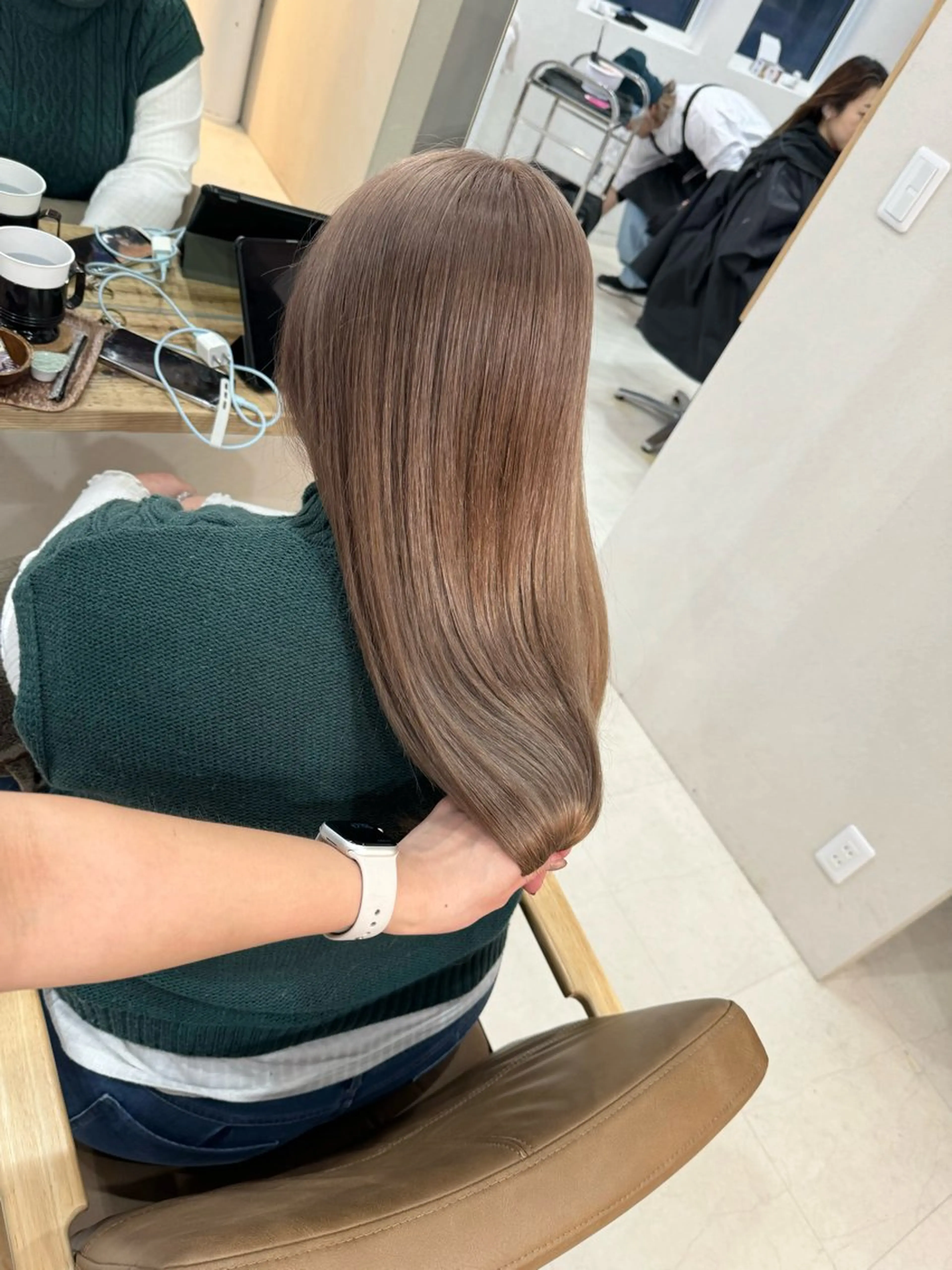 ロング ヘアカラー 鈴木 妃帆未のヘアスタイル