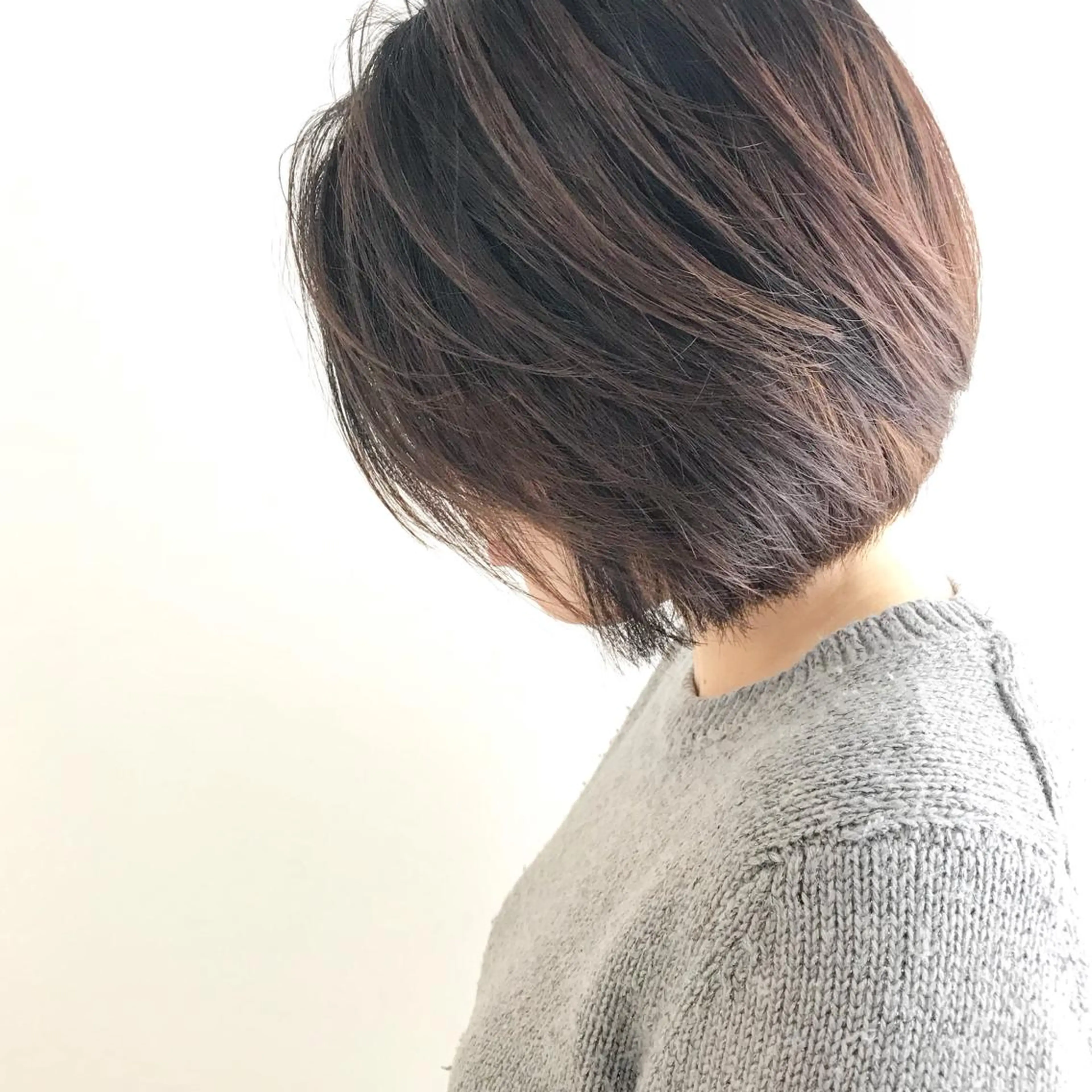 ショート カラー ヘアアレンジ バレイヤージュ ベージュカラー ブリーチ グラデーションカラー ハイライトカラー Mariana/ 鶴原-ハイライトのヘアスタイル