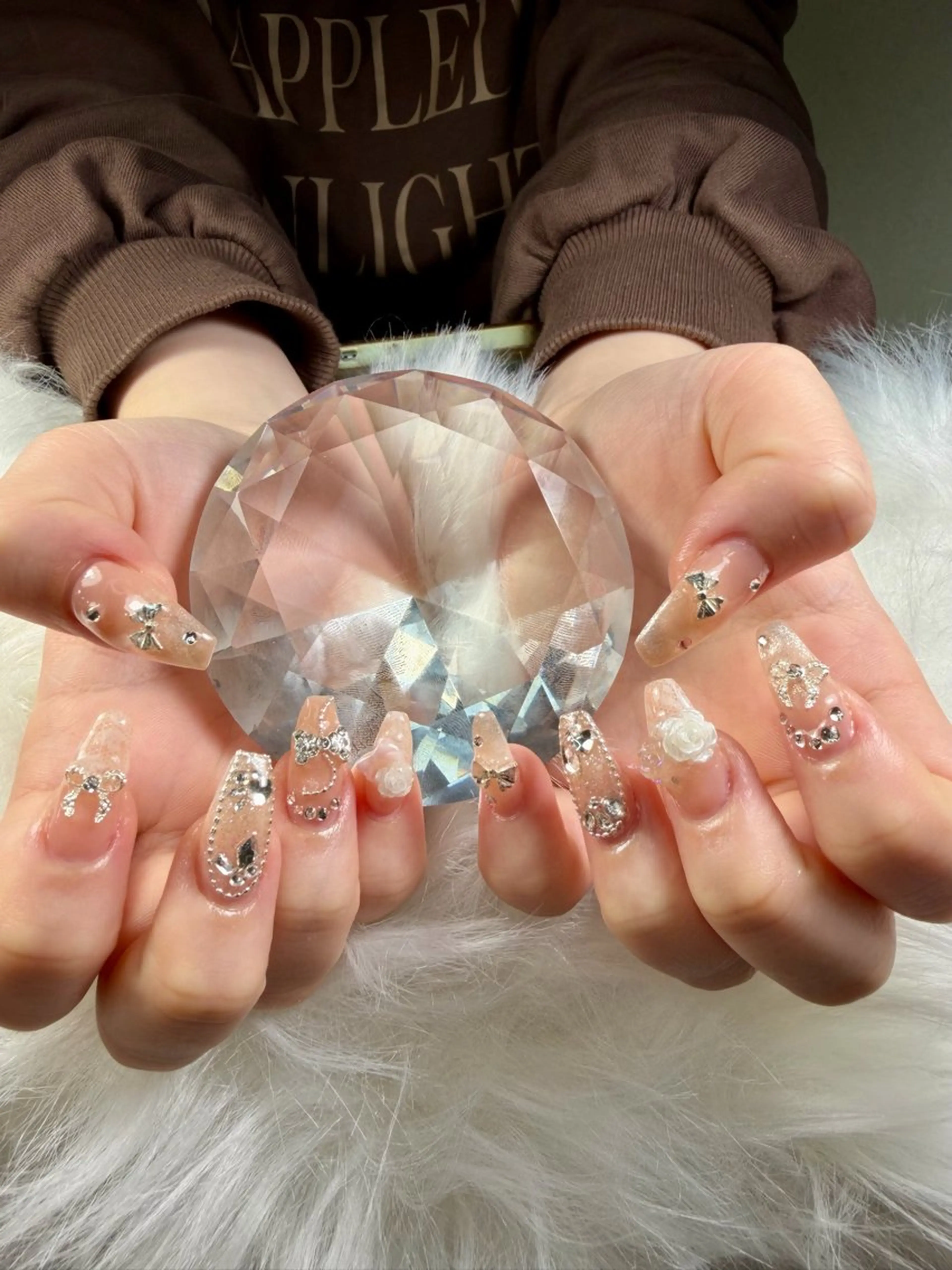 ネイル アートネイル オーロラネイル チークネイル 長さ出し フットネイル ハンドネイル ハンドケア Mio_ Noiranailのネイルデザイン