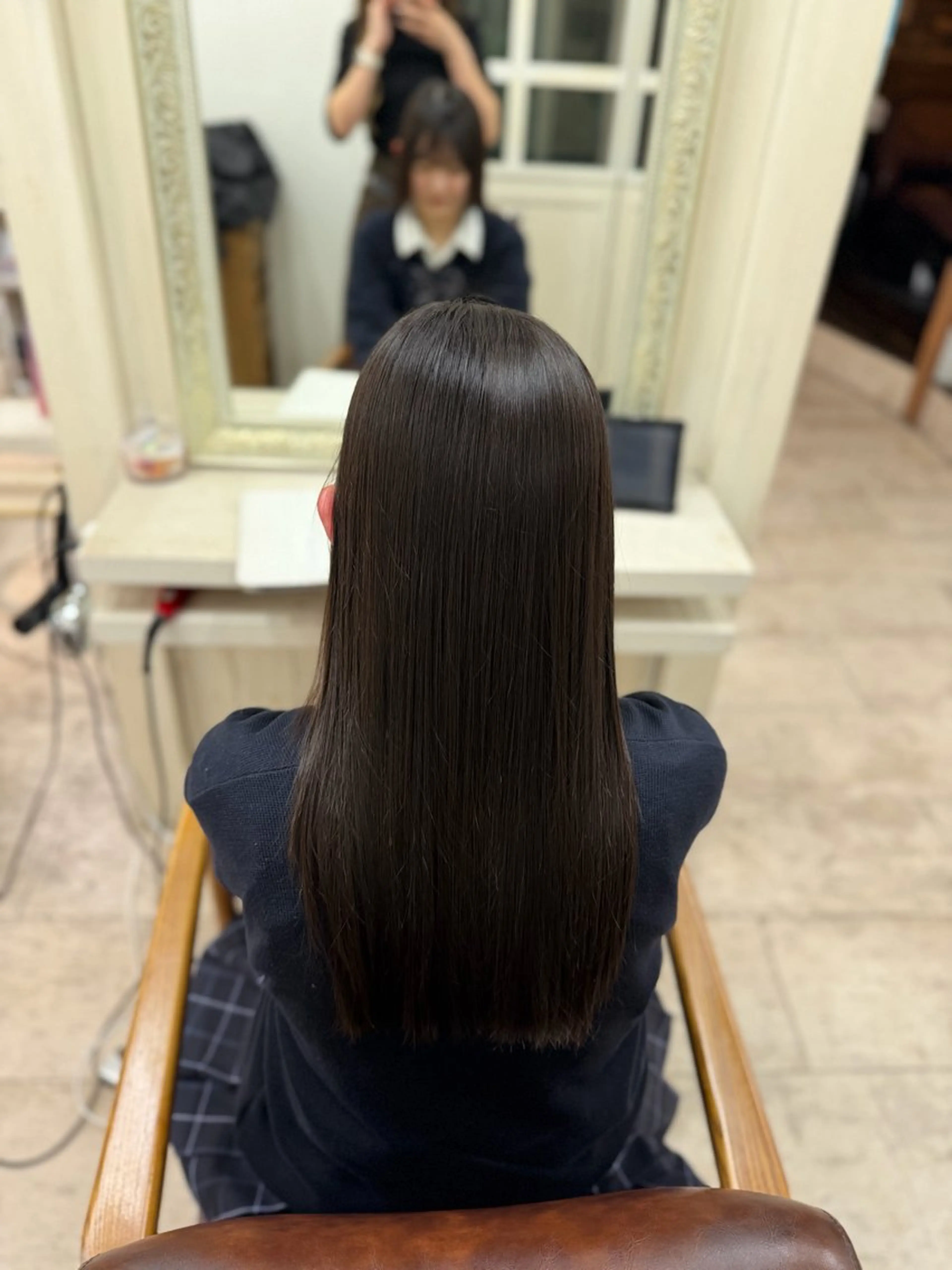 ロング 縮毛矯正 プルエク／ハイトーン kurumi🩶のヘアスタイル