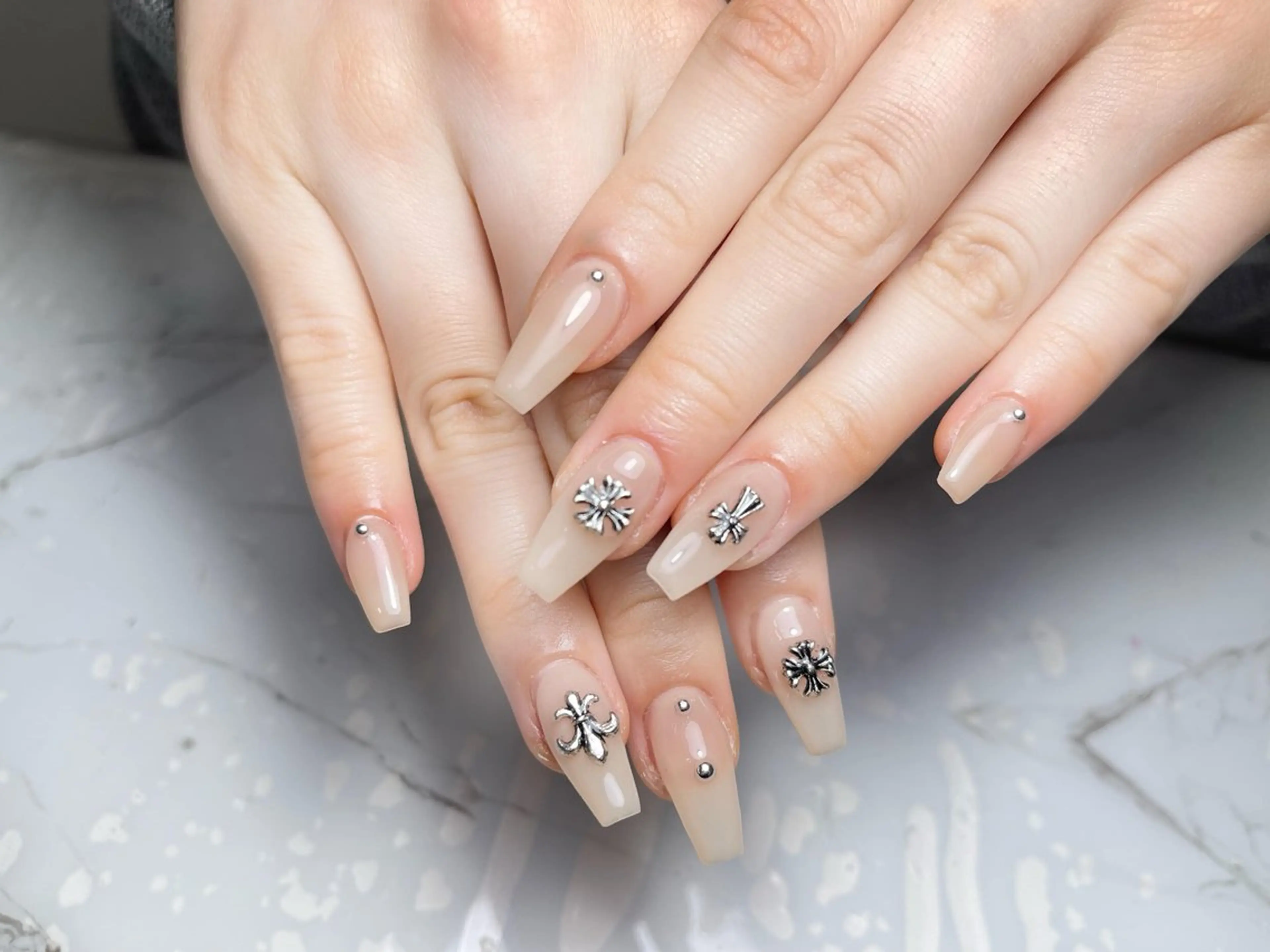 ネイル アートネイル フレンチネイル ジェルネイル グラデーション 韓国ネイル さくら💮💮 【オフ無料】のネイルデザイン