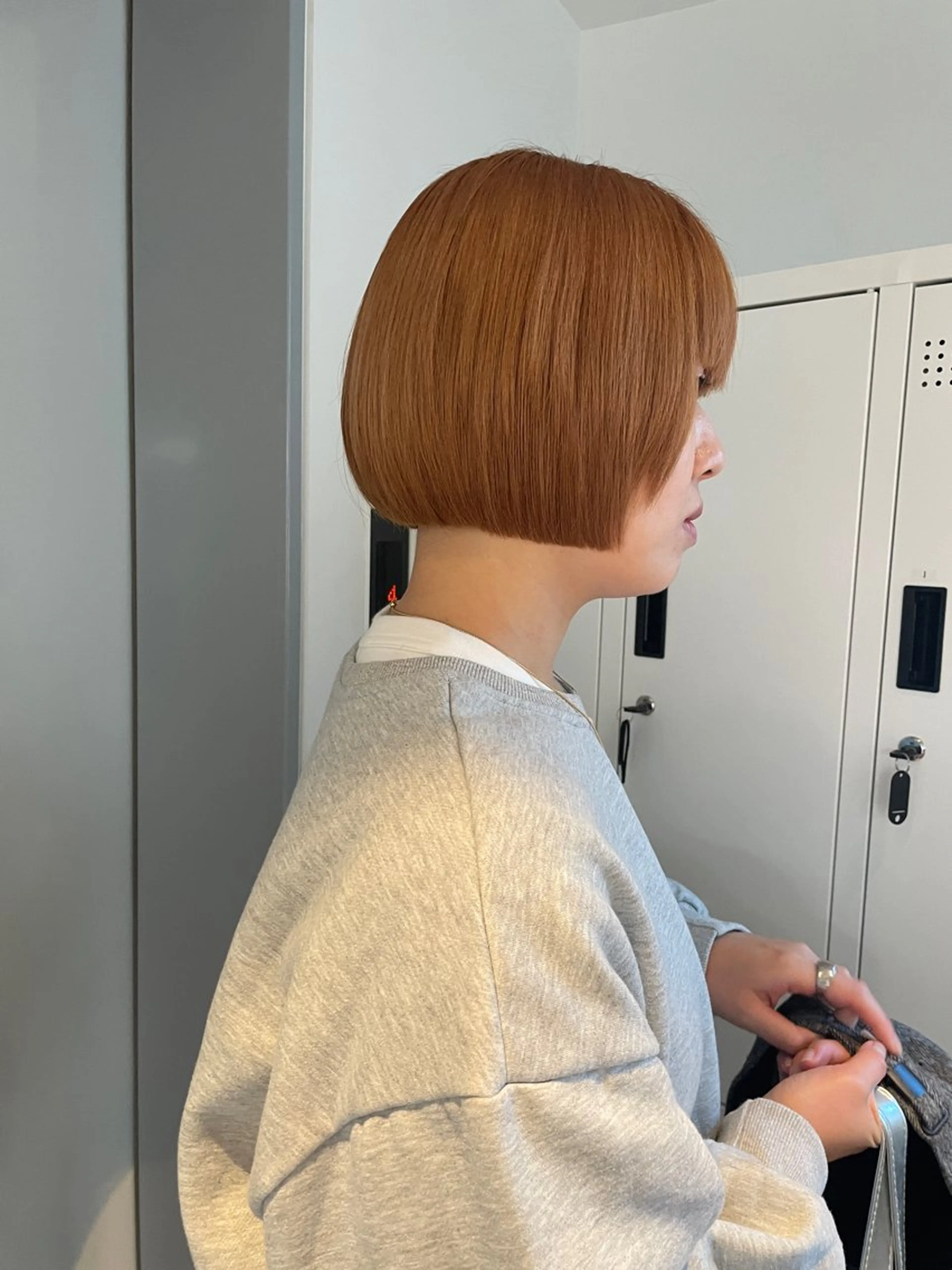 ショート 切りっぱなしボブ レイヤー/縮毛矯正のヘアスタイル