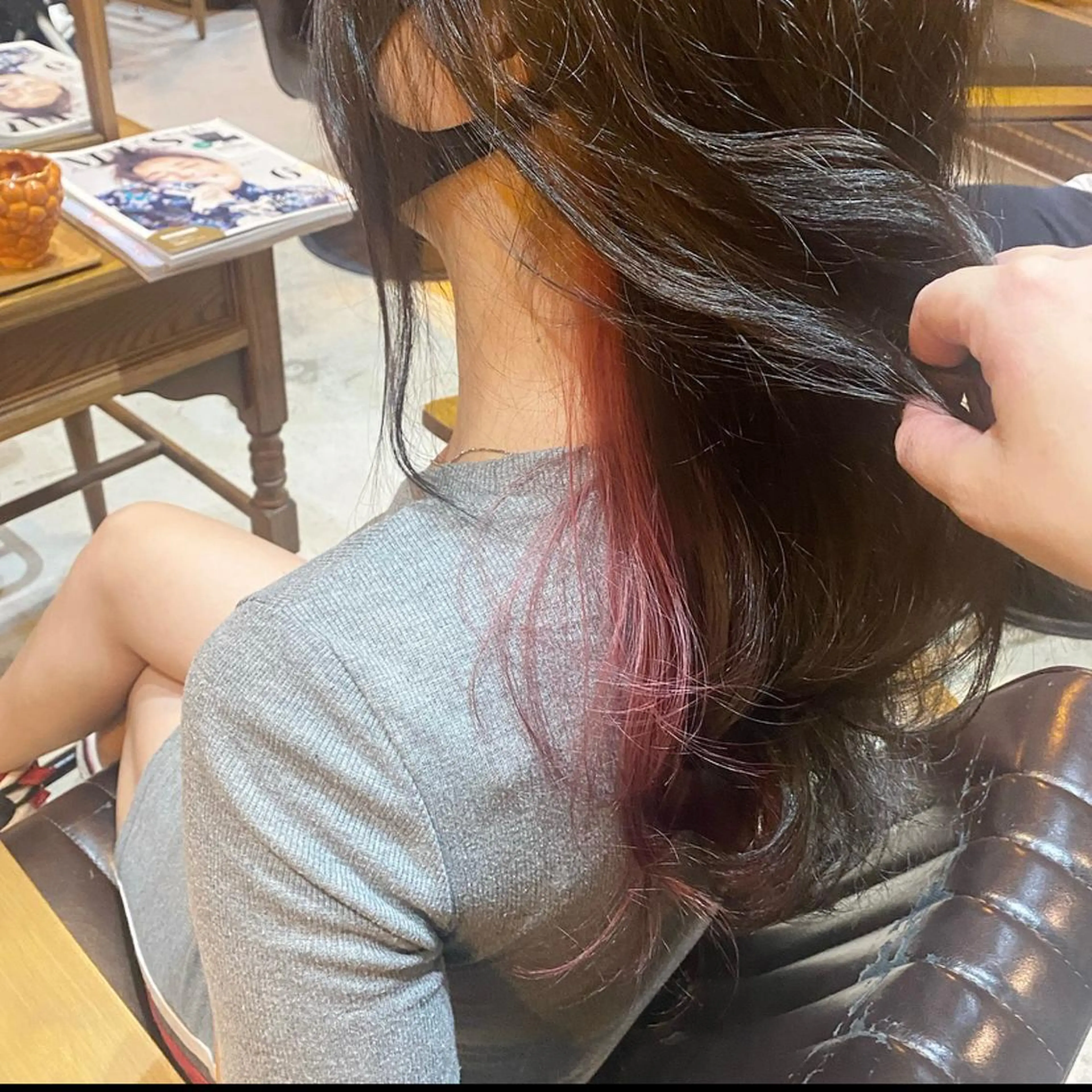 カラー インナーカラー ピンクカラー くぎた とわのヘアスタイル