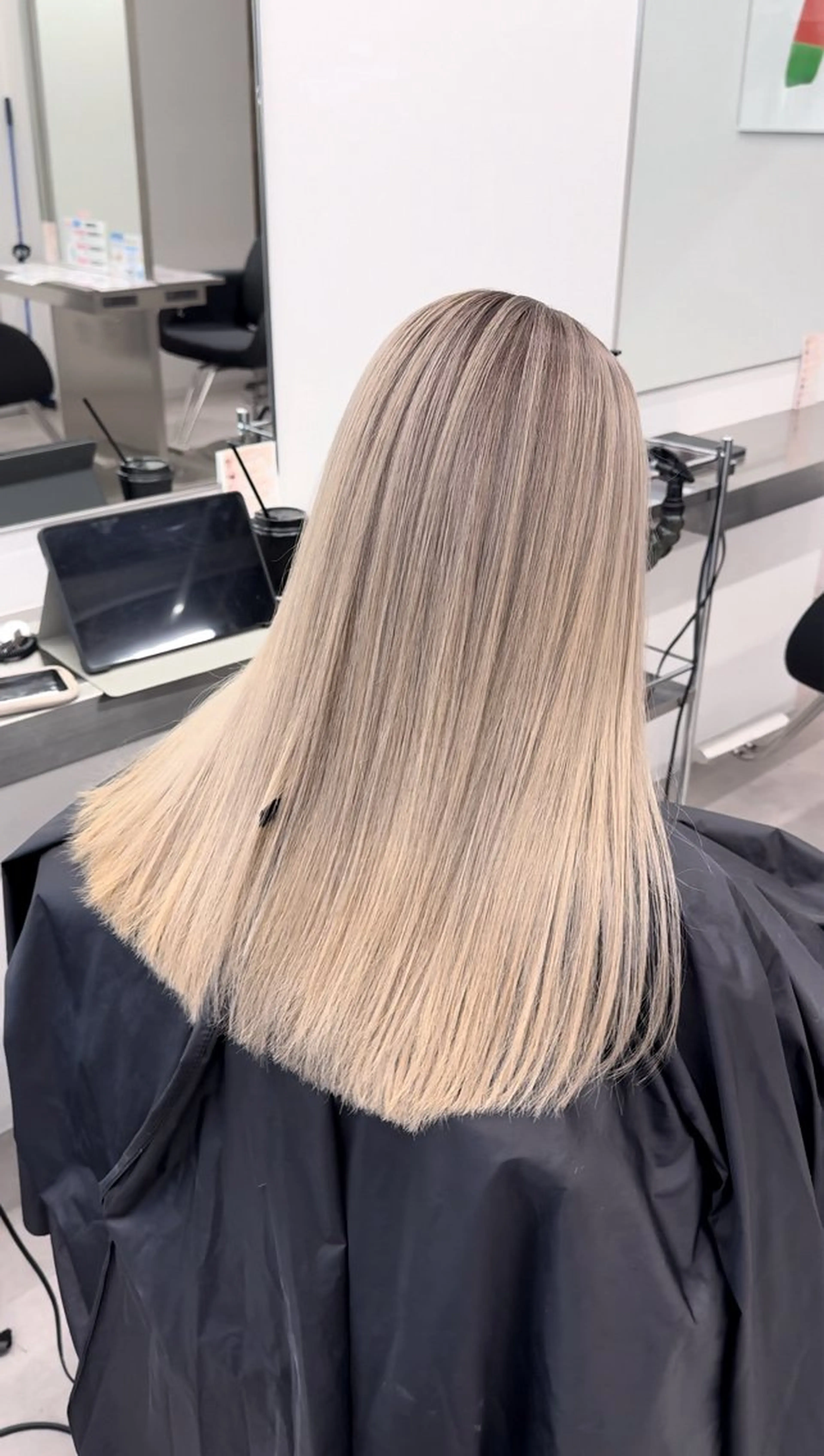 セミロング カラー 最高級人毛 100%エクステ茉央のヘアスタイル