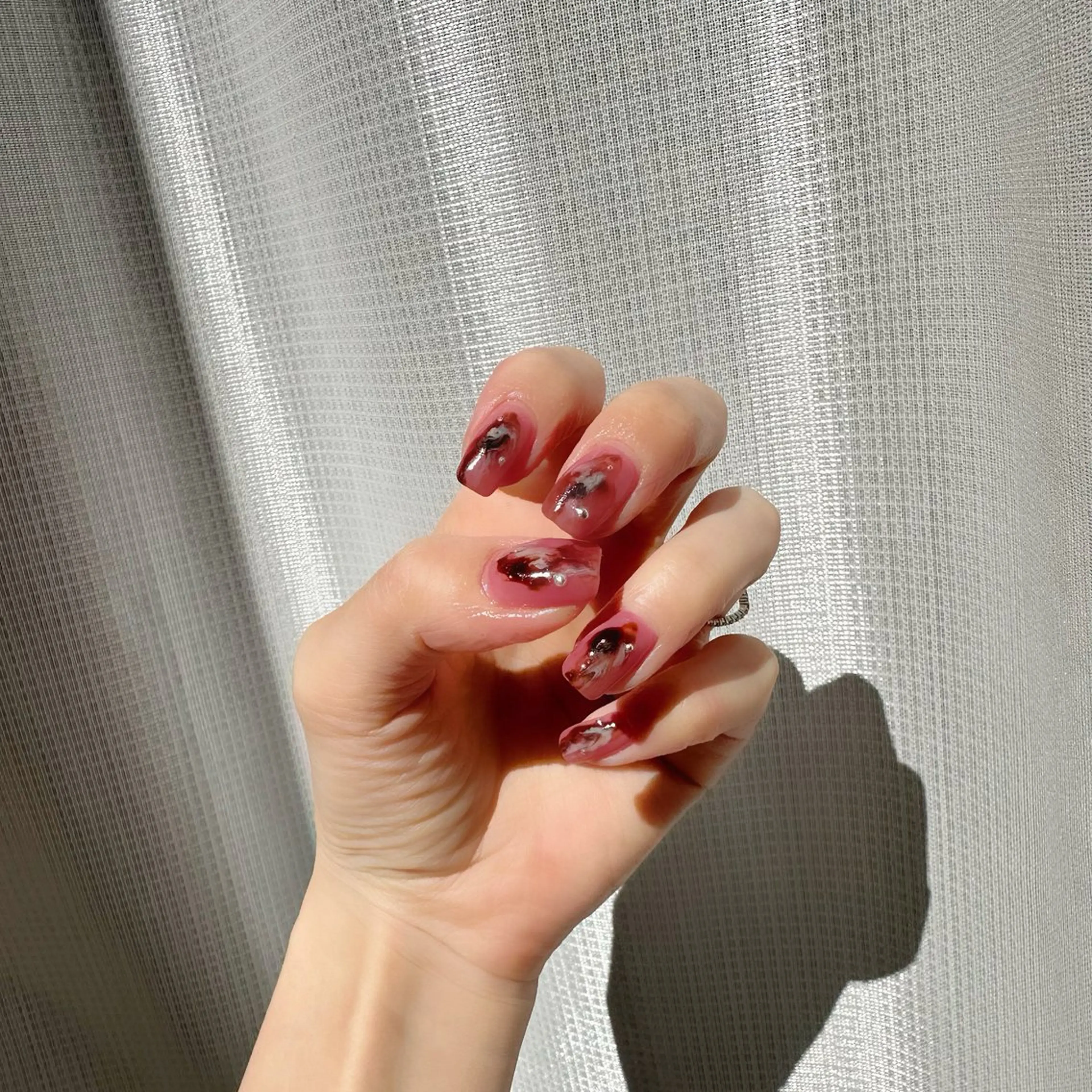 ネイル 氷ネイル・うるうるネイル 韓国ネイル ニュアンスネイル ピンク 春ネイル 🪞KAPE NAIL 🪞のネイルデザイン