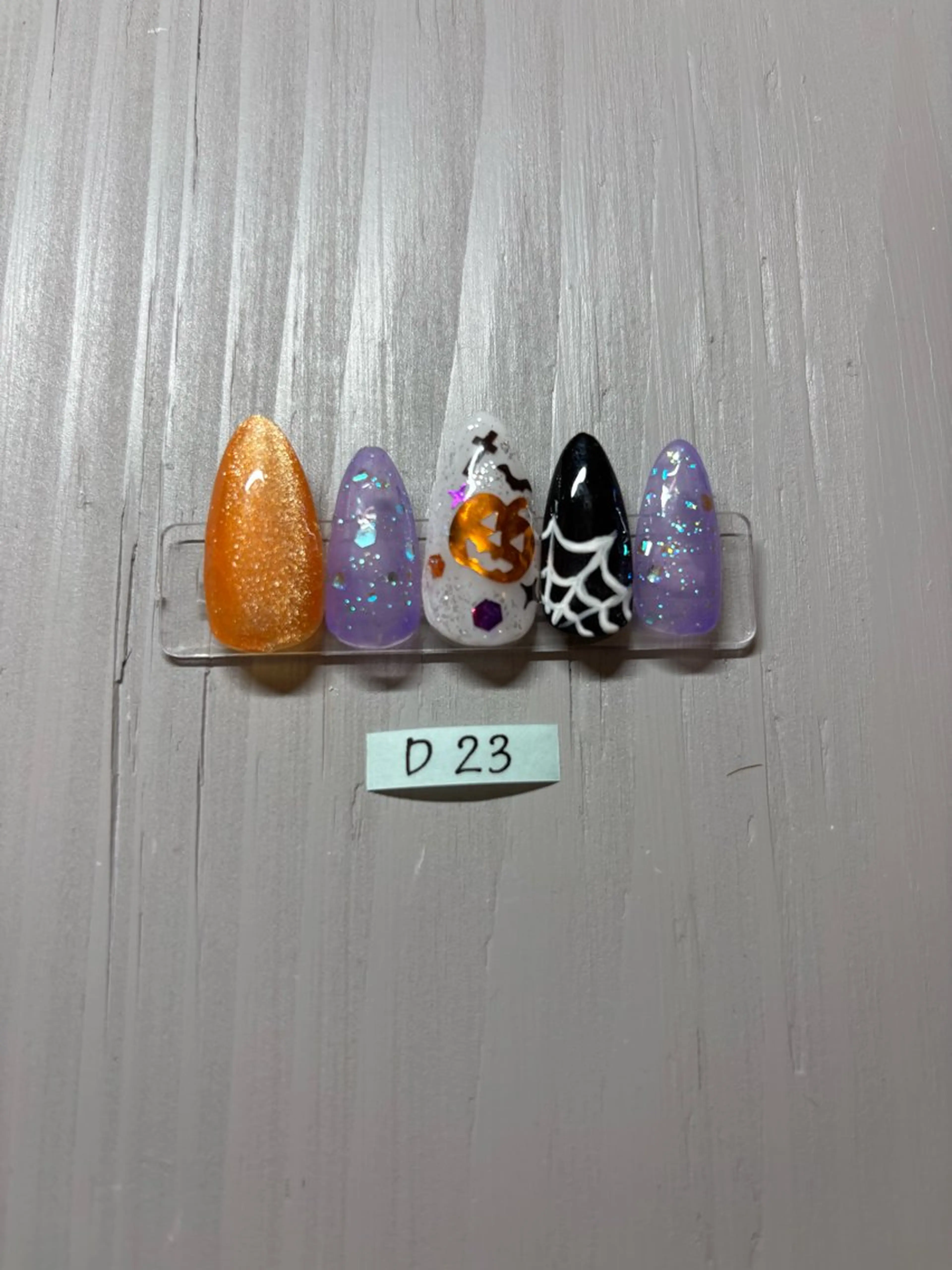 限定デザインネイルD 23(オフ込み)の写真