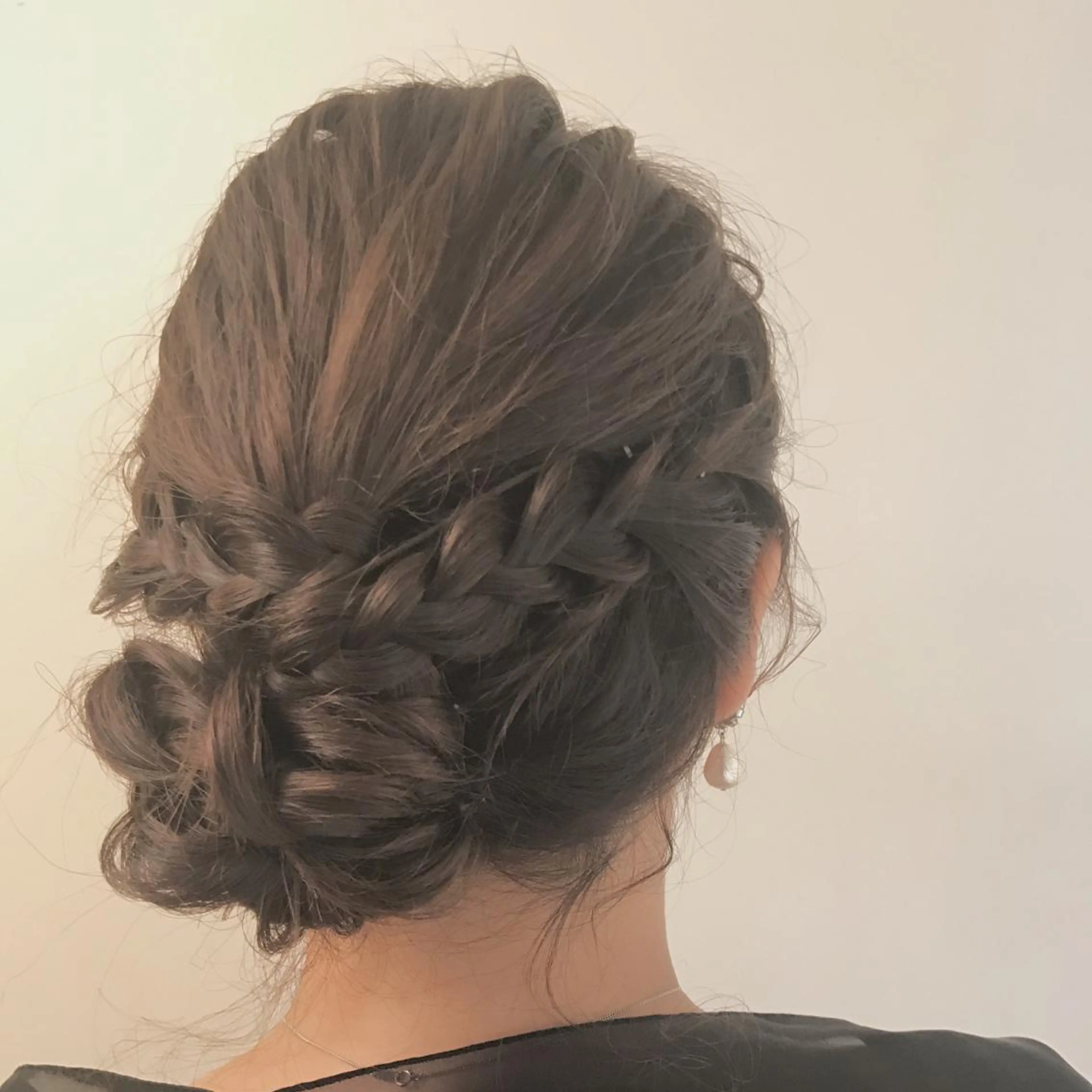 ヘアアレンジ 結婚式・ブライダル ウルフカット レイヤーカット上柿のヘアスタイル