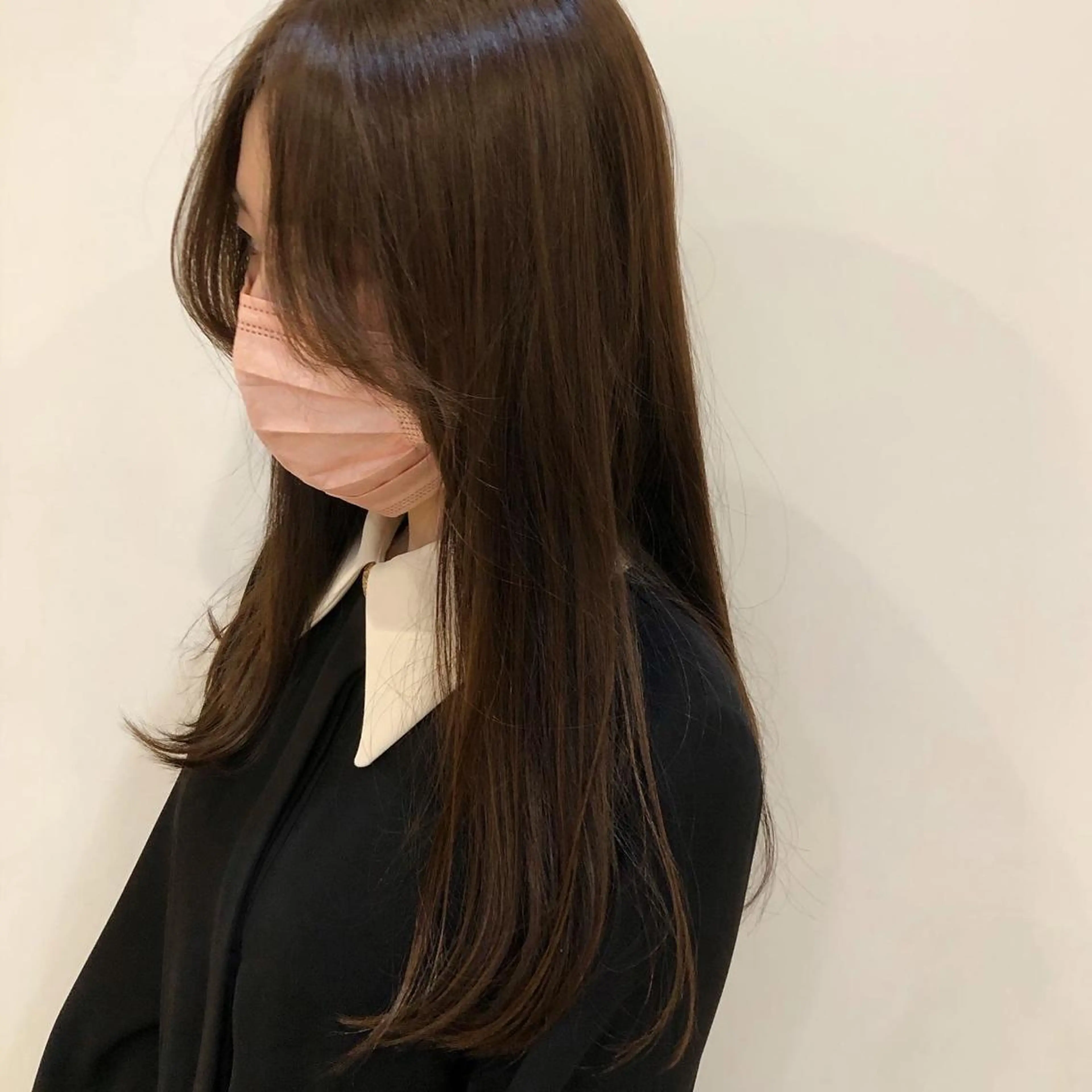 セミロング アッシュ アッシュブラウン rino🤍 恵比寿レイヤーカットのヘアスタイル