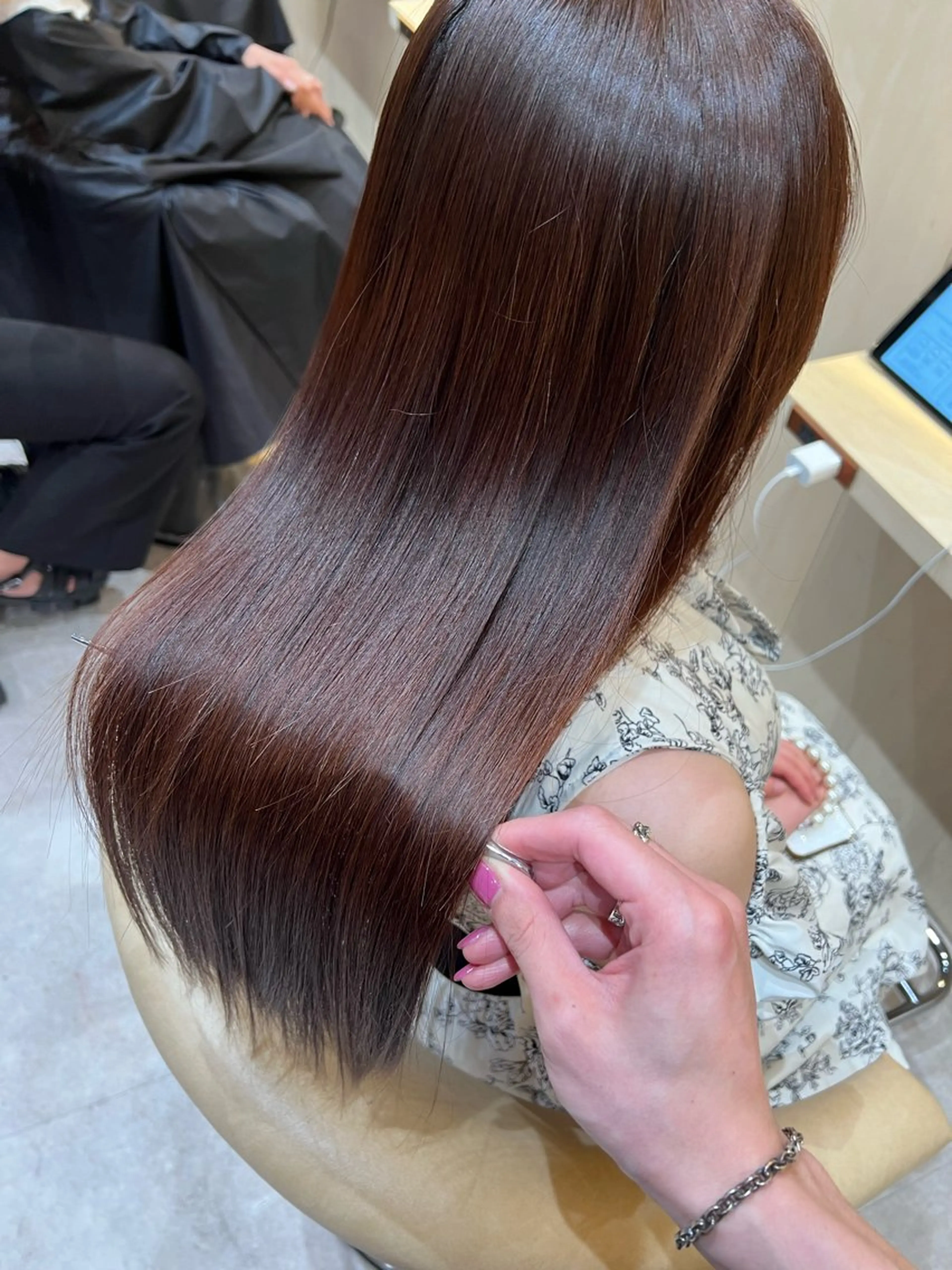 セミロング カラー カット ヘアカラー トリートメント レイヤーカット/ 顔周り 五島巨幹のヘアスタイル