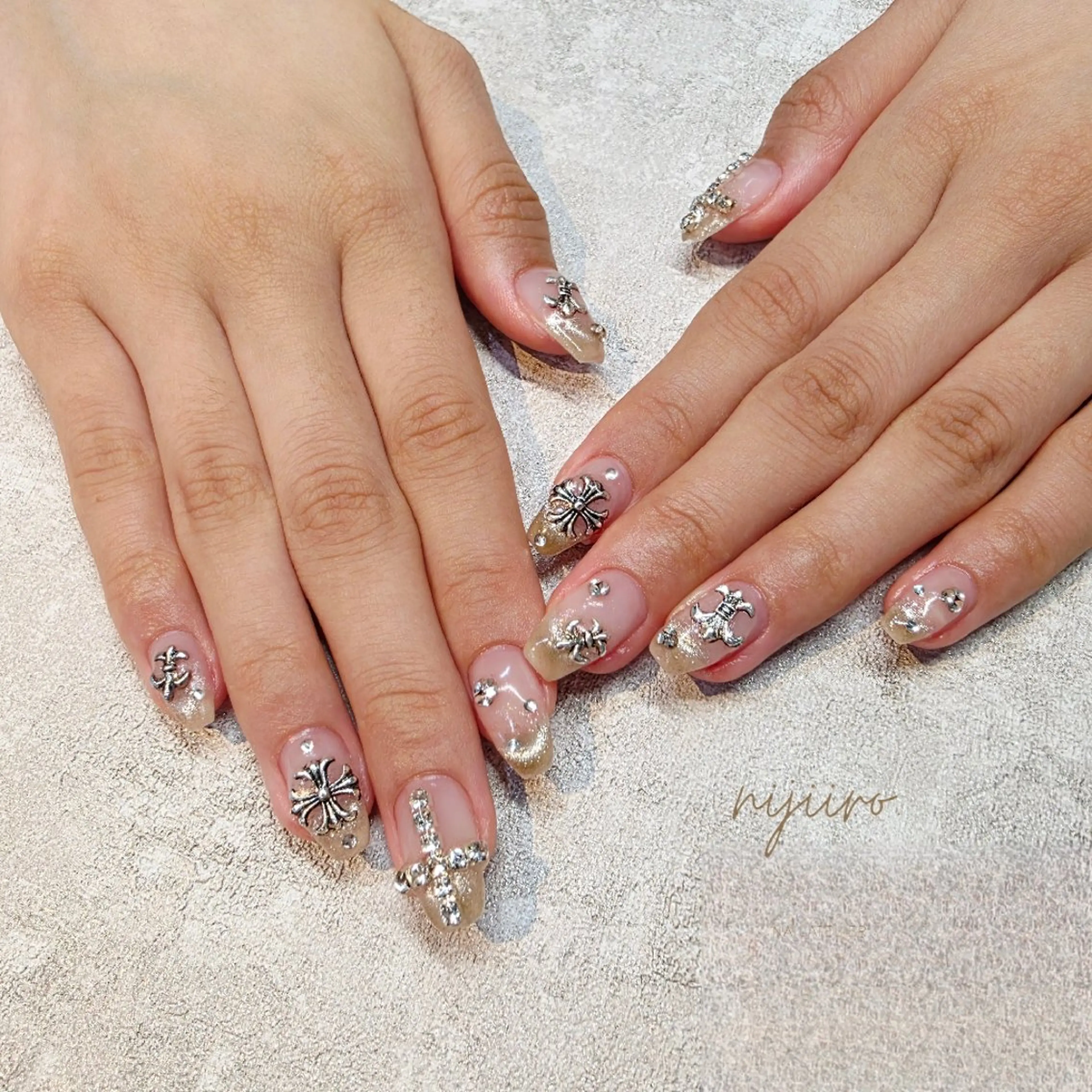 ネイル ハンドネイル nailatelier nijiiro.所属・nijiiro🌈 サトウのネイルデザイン