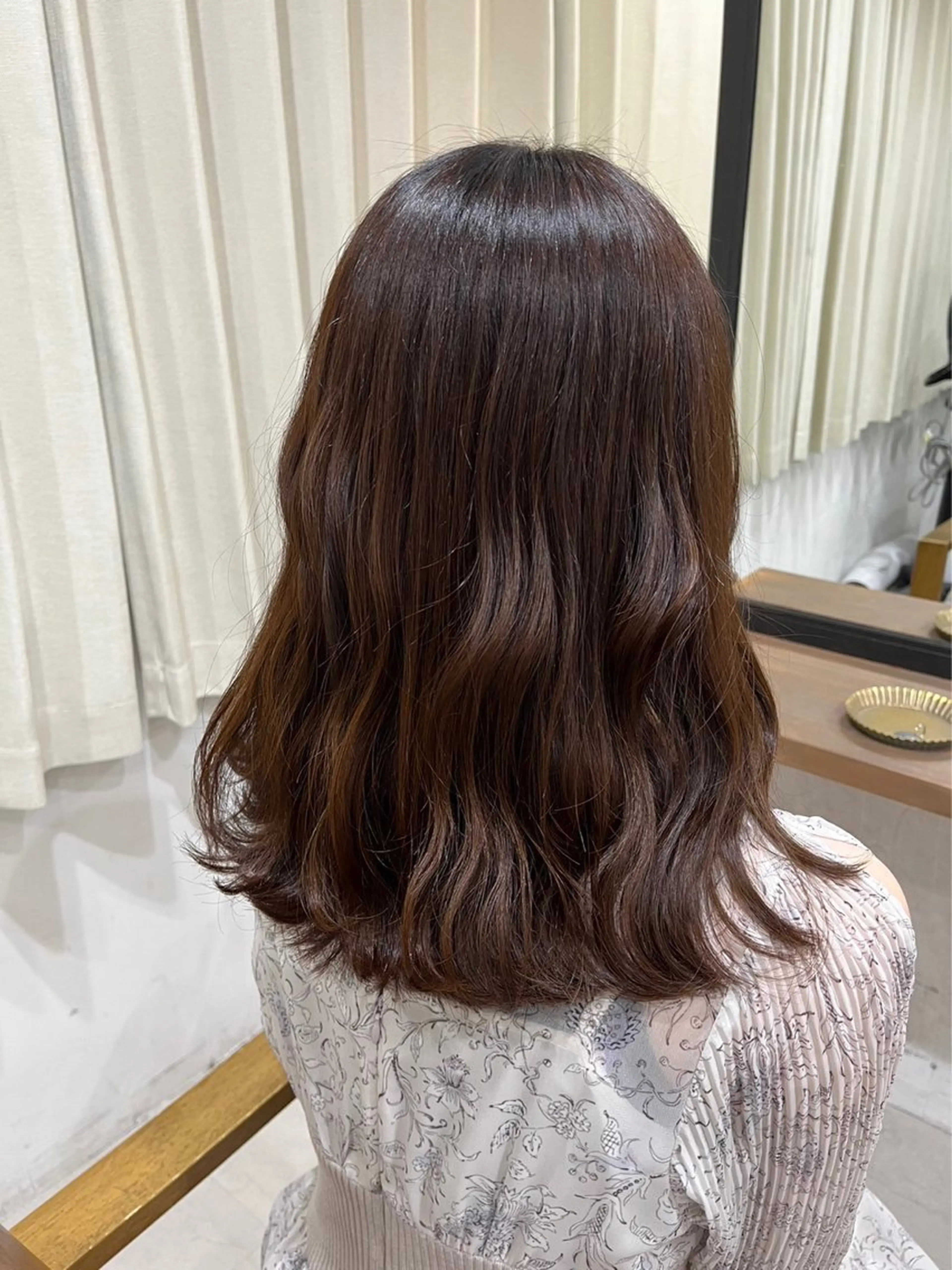 ミディアム トリートメント 室谷 ゆりあのヘアスタイル