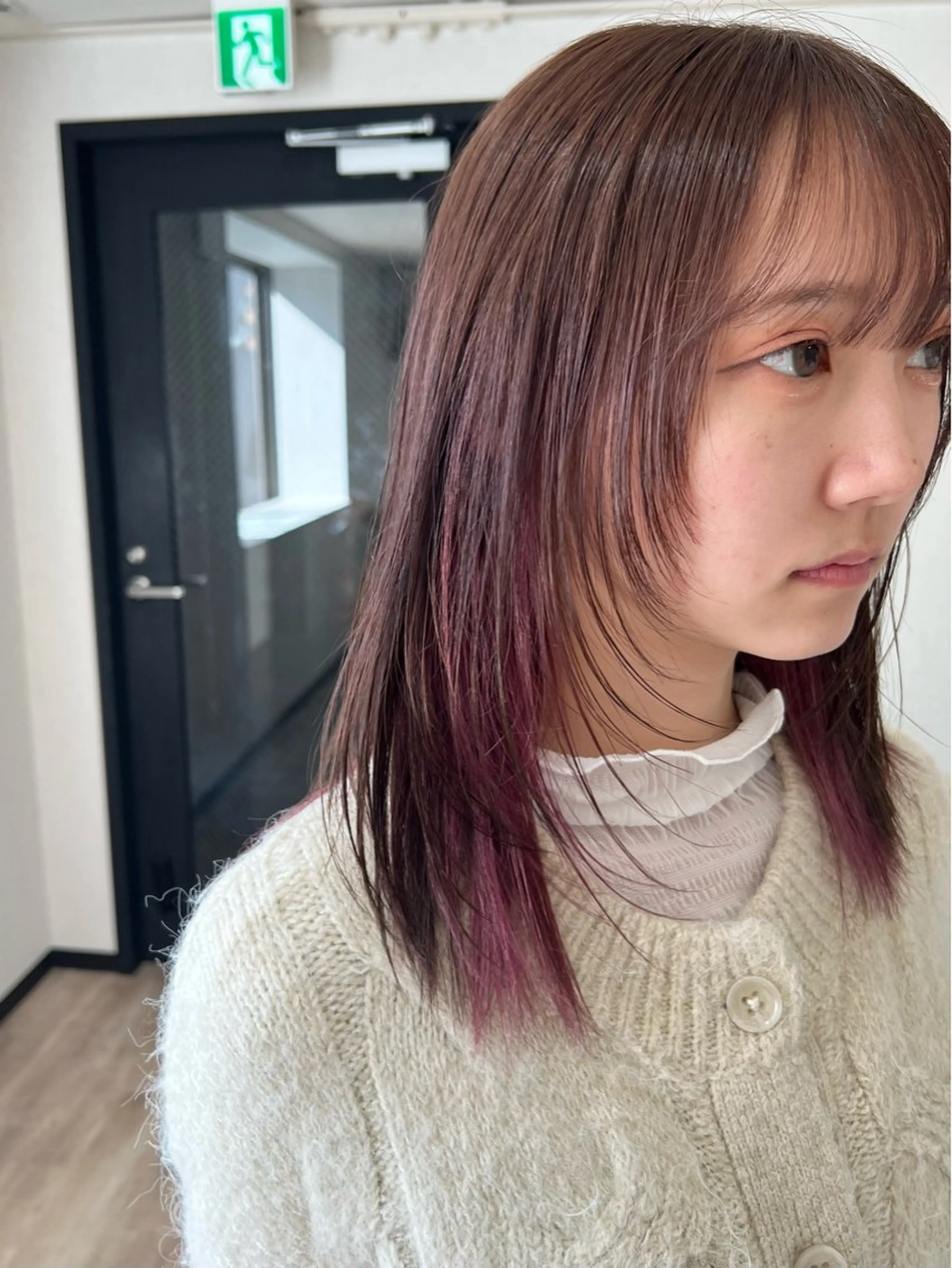 ミディアム カラー インナーカラー ピンクカラー 顔まわりレイヤー レイヤーカット カット ヘアカラー トリートメント 🌱小顔魅せショート 髪質改善カラー/泉綺のヘアスタイル