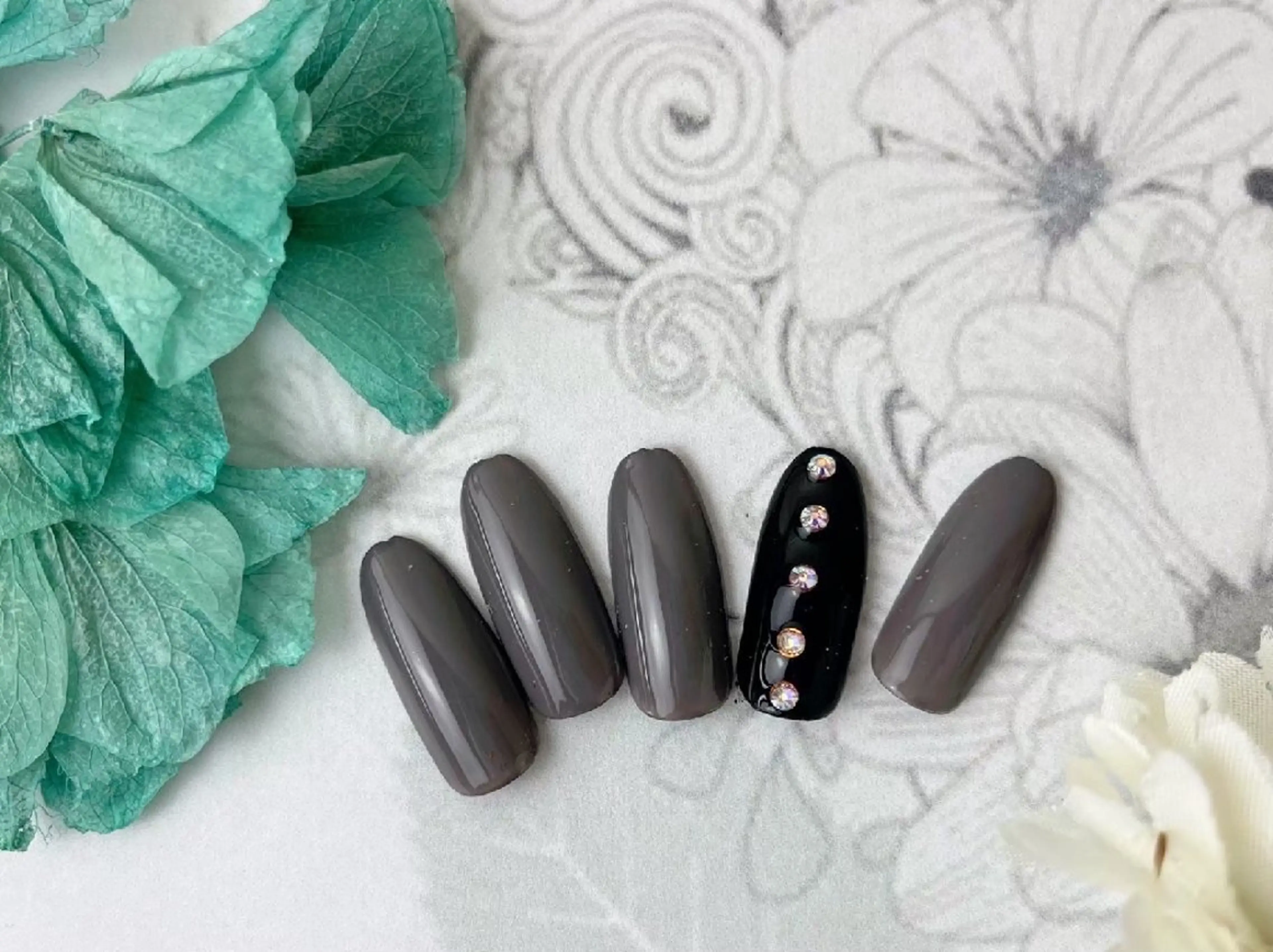 ネイル nailsaron kohiroのネイルデザイン